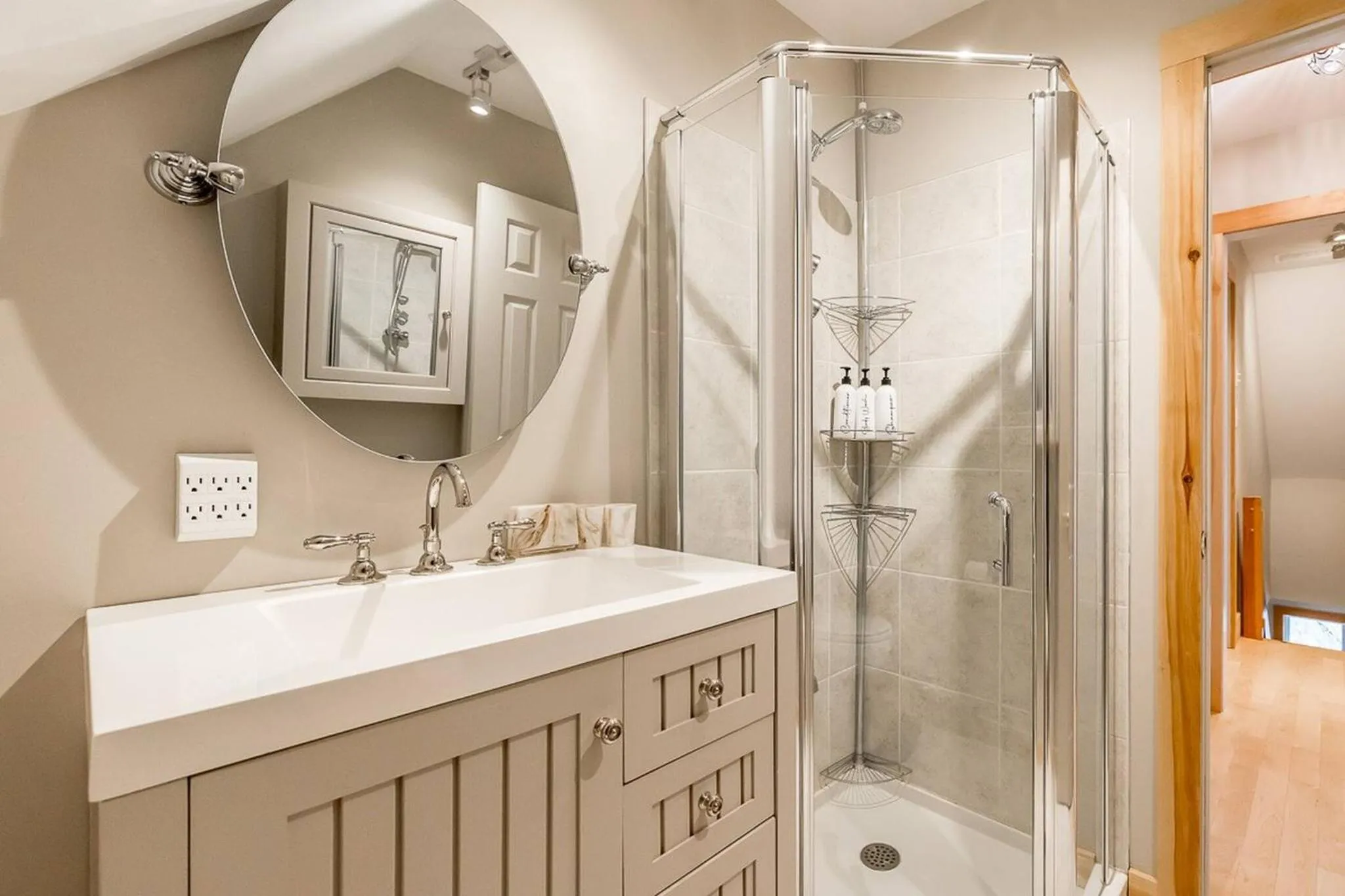 Muskoka Lakeshore Cottage Bliss