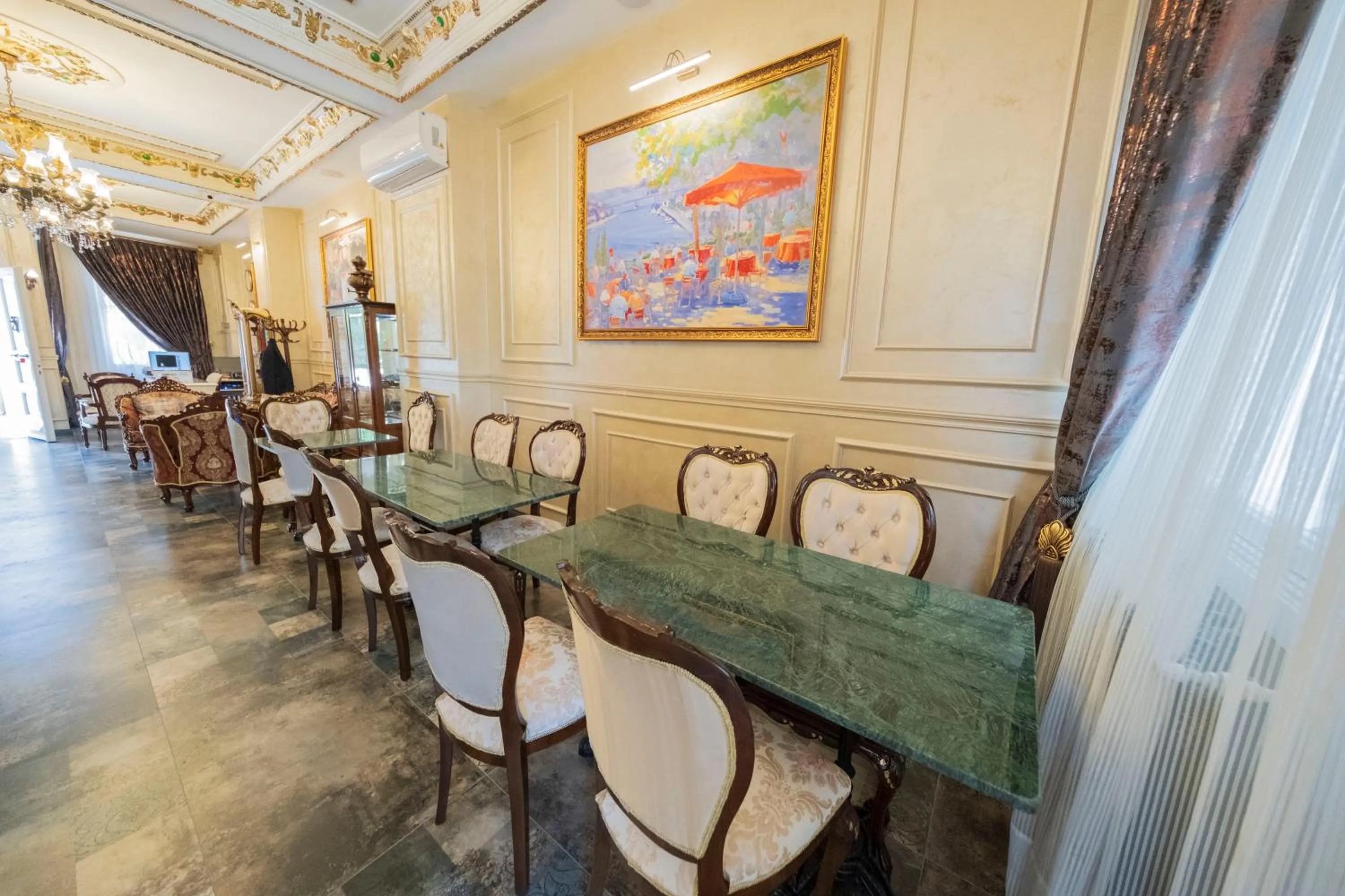 Restaurant/places to eat in Solomon's Mansion Hotel Istanbul