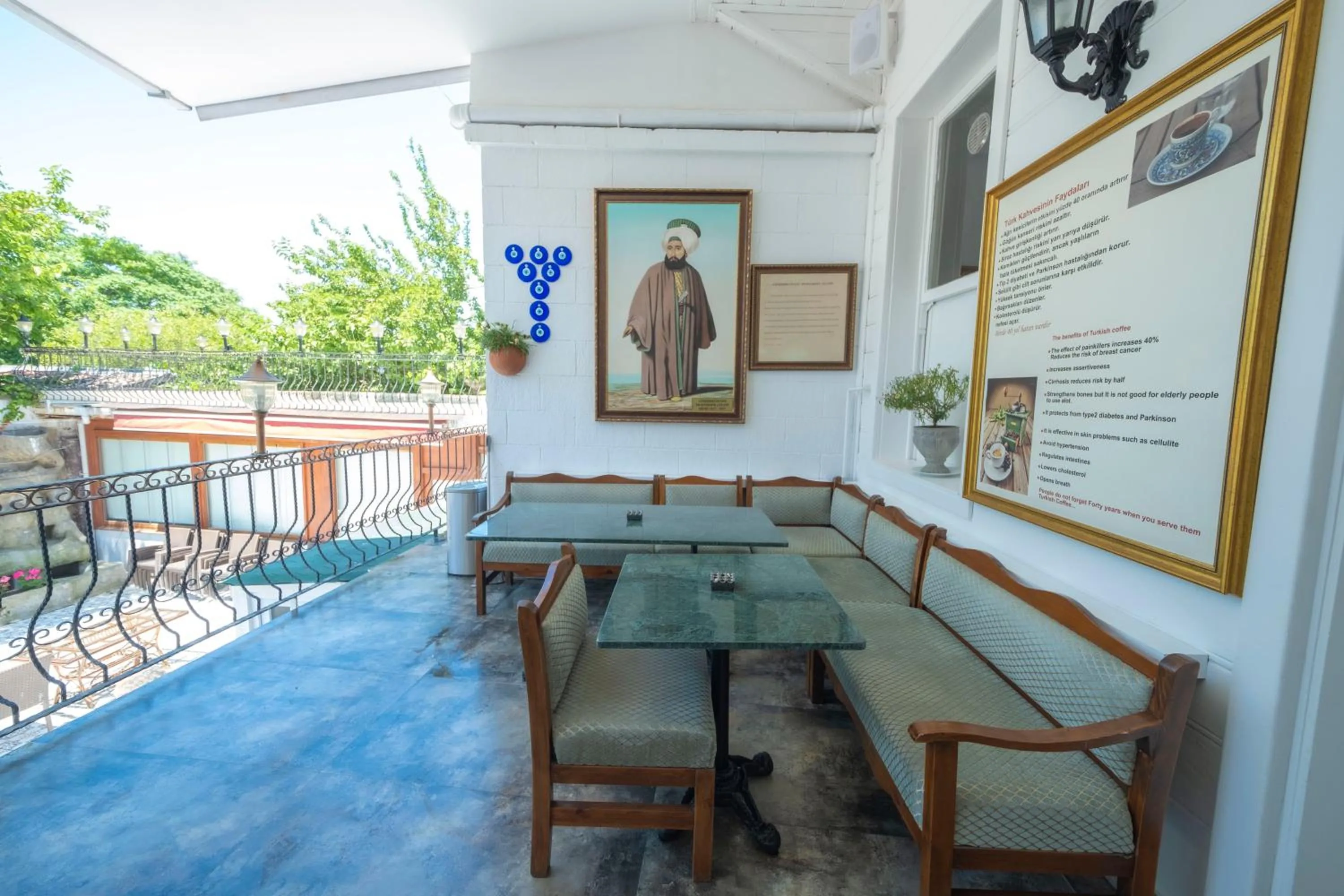 Restaurant/places to eat in Solomon's Mansion Hotel Istanbul