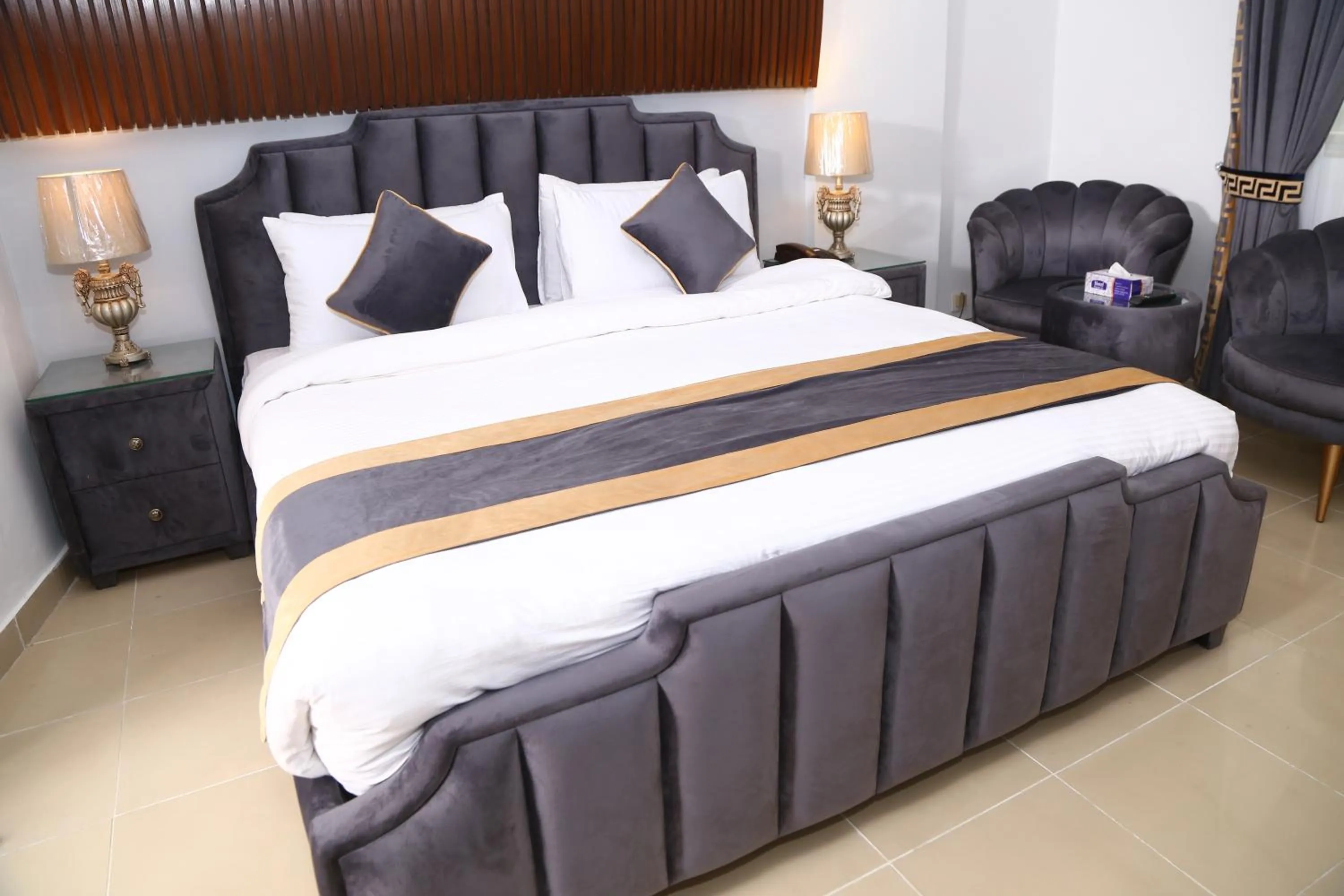 Photo of the whole room, Bed in Premier Inn Express Gulberg Lahore