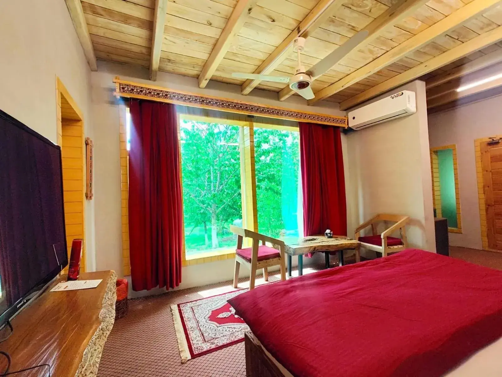 Family Room with Terrace in Das-e-Basi Family Room with Terrace in Das-e-Basi