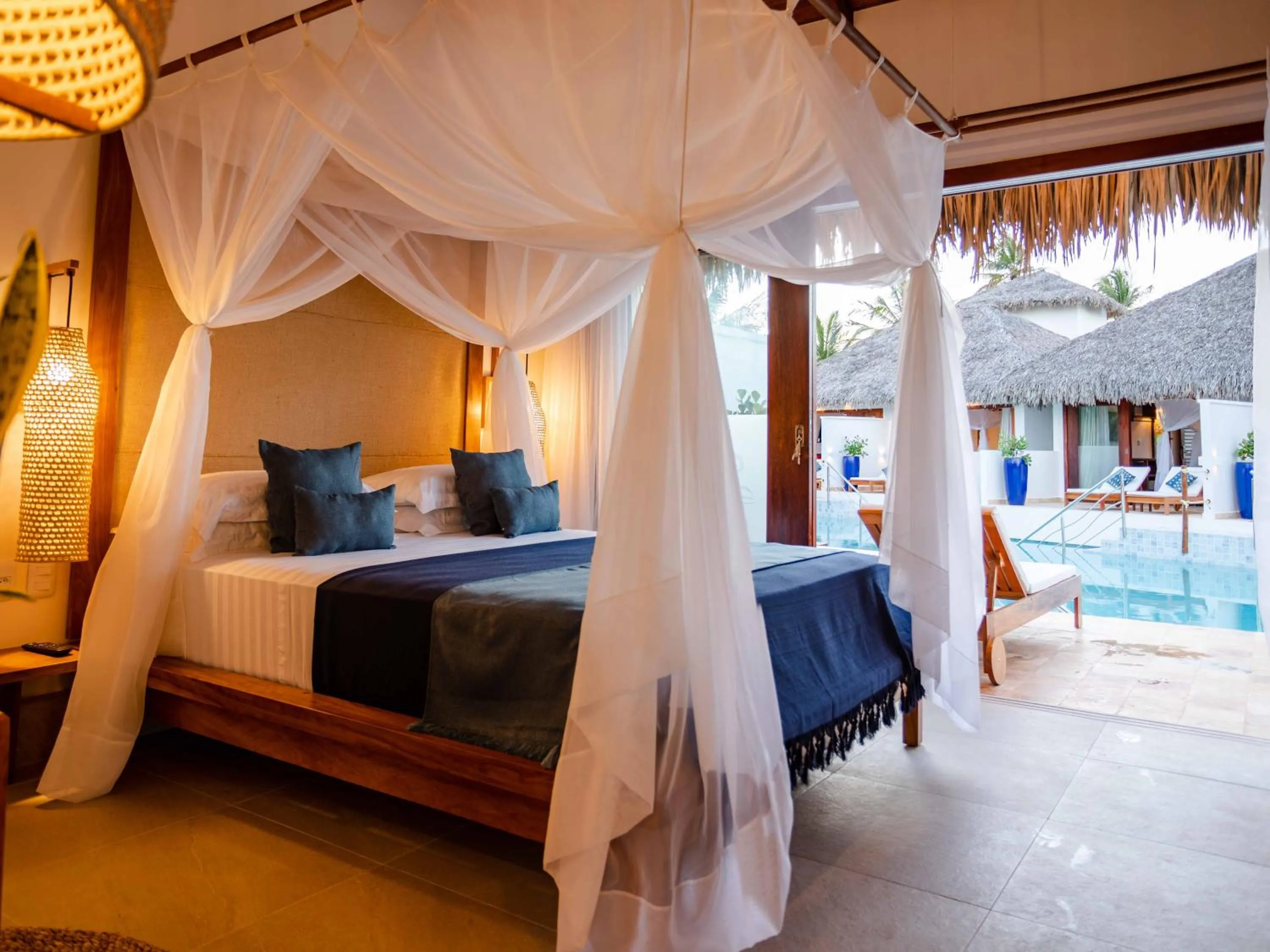 Bed in MKNI Hotel - Ikaika Makani Experience