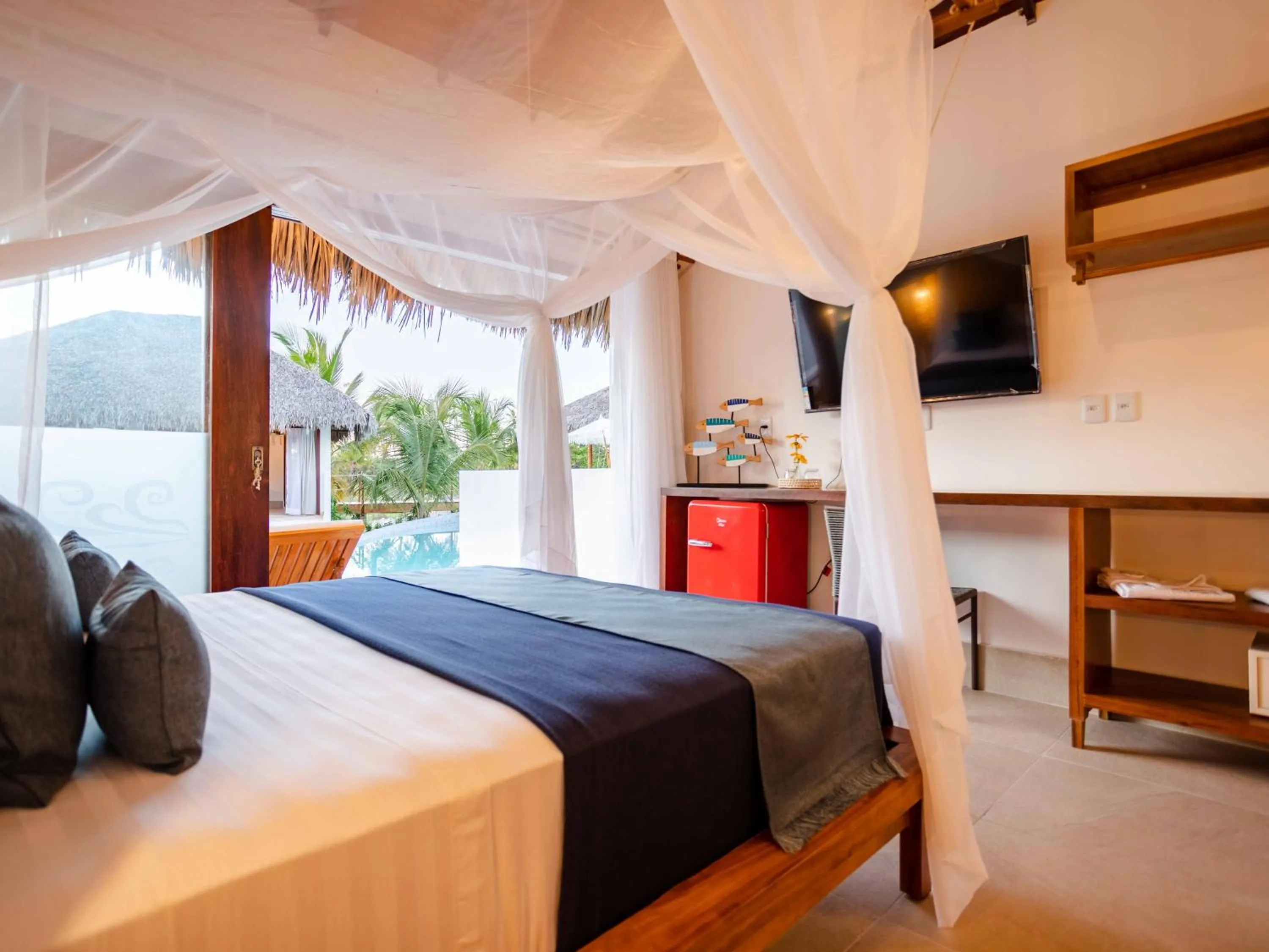 Bedroom, Bed in MKNI Hotel - Ikaika Makani Experience