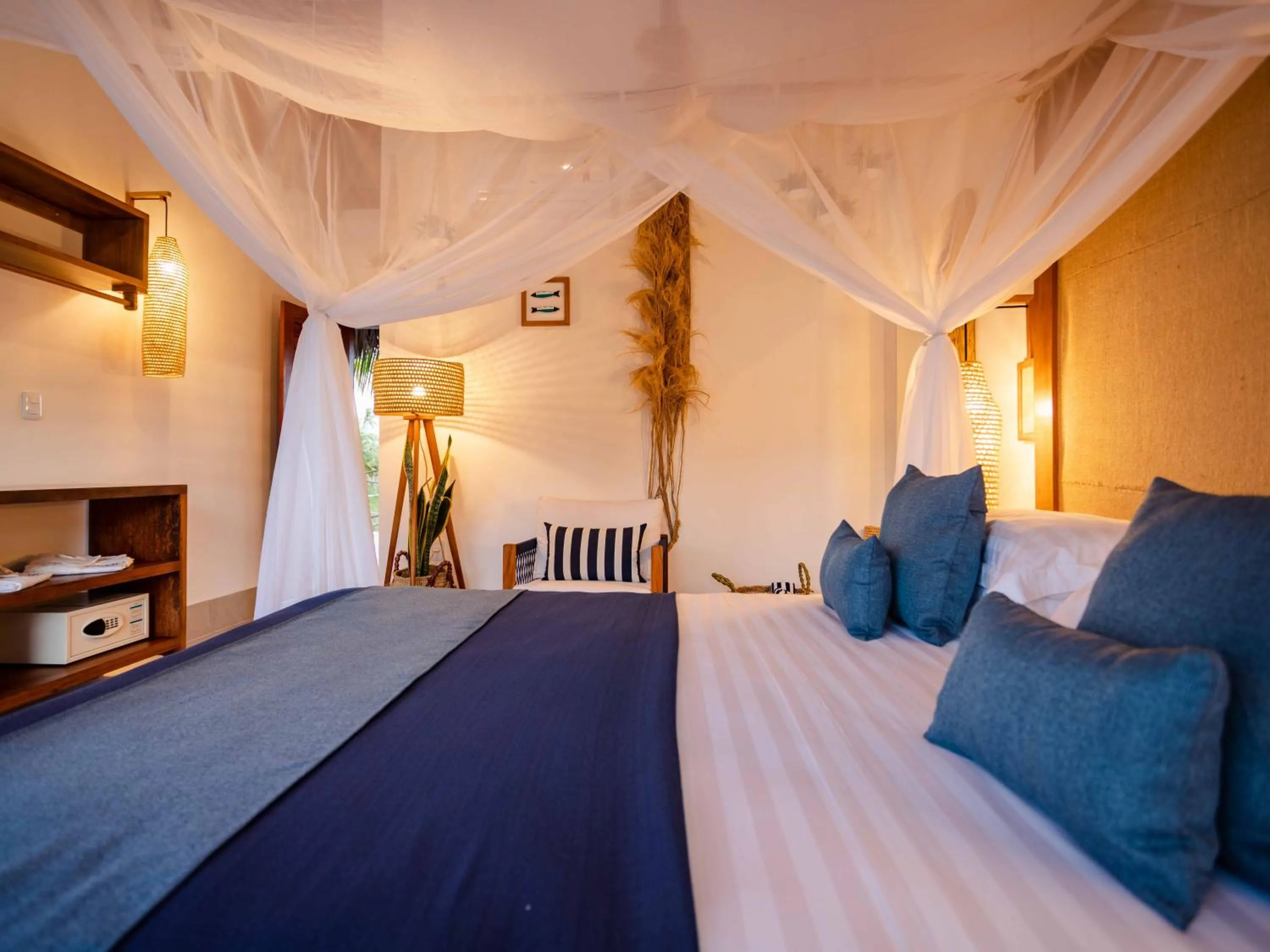 Bed in MKNI Hotel - Ikaika Makani Experience