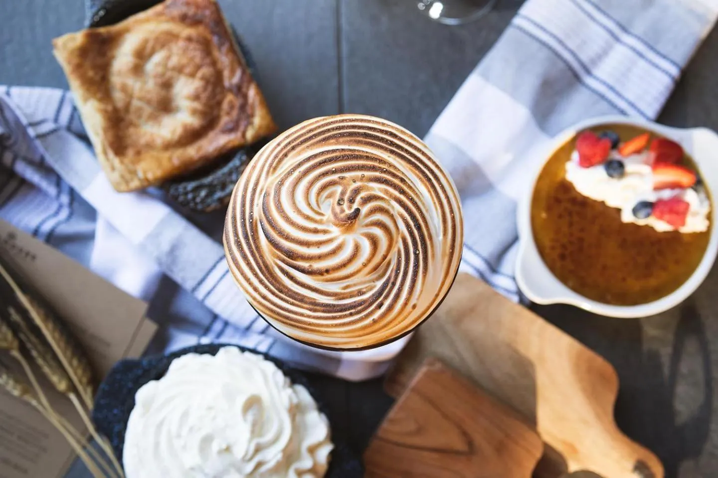 Restaurant/places to eat in City Mills Hotel