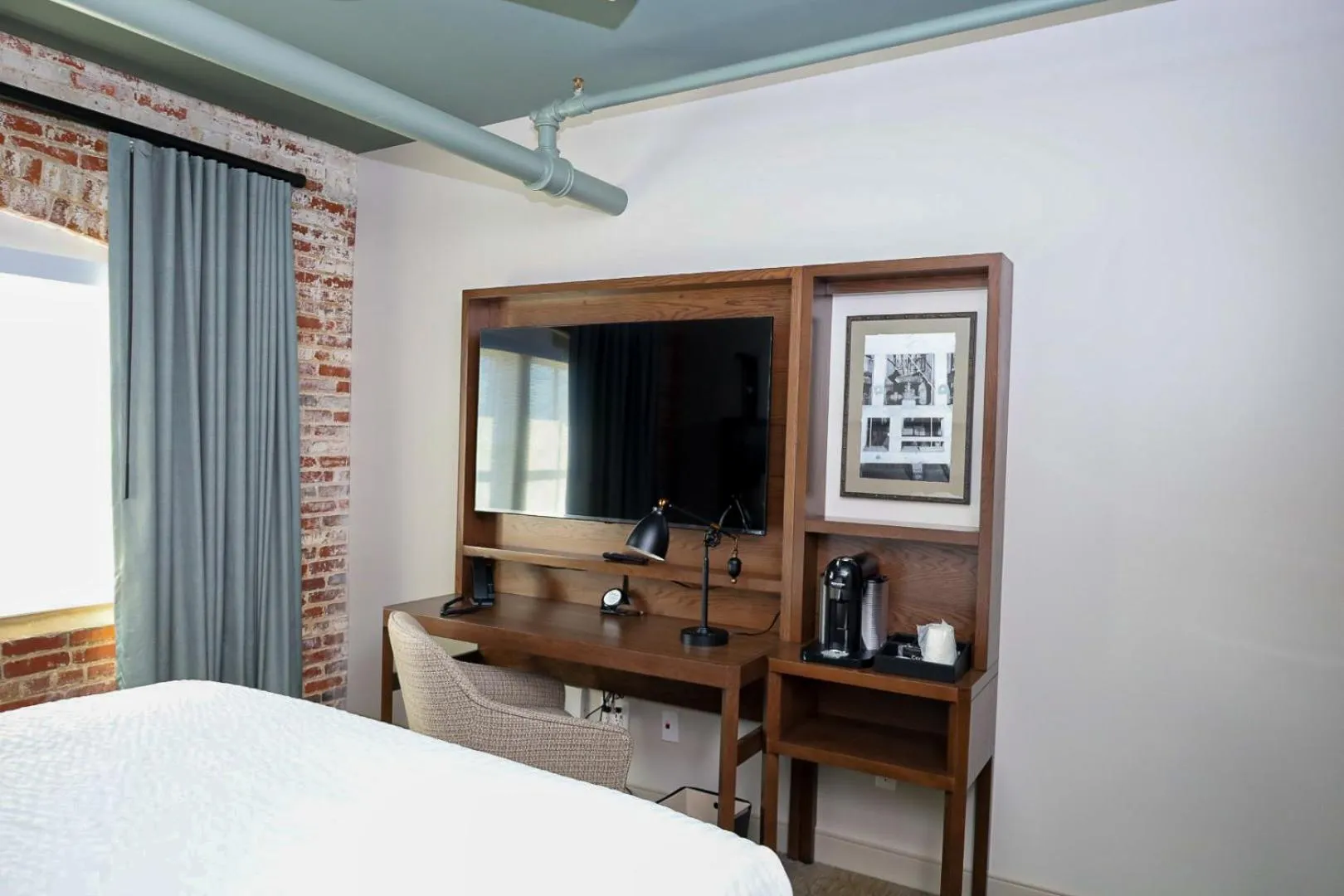 TV and multimedia, Bed in City Mills Hotel