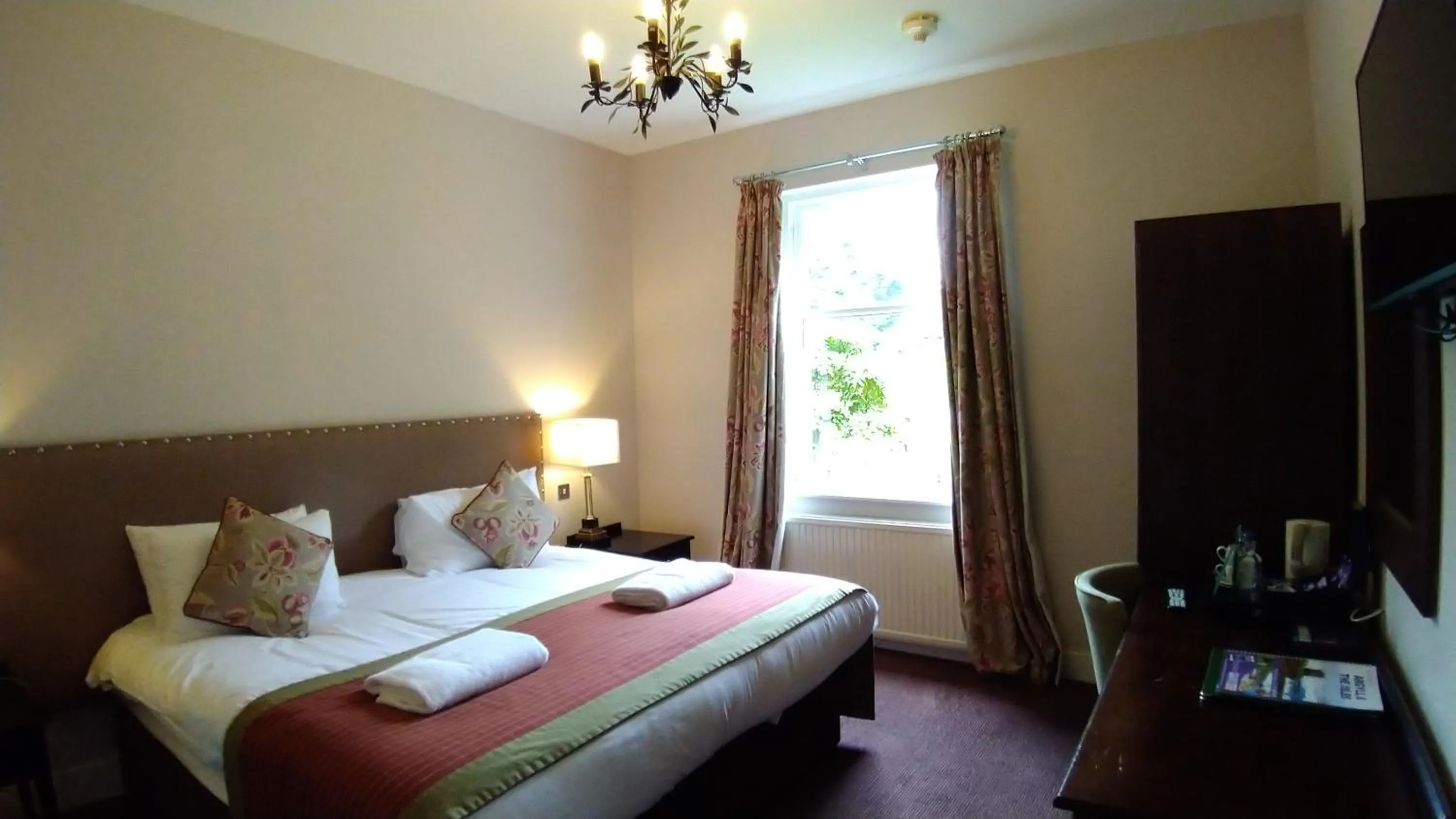 Bedroom, Bed in Stonefield Castle Hotel ‘A Bespoke Hotel’