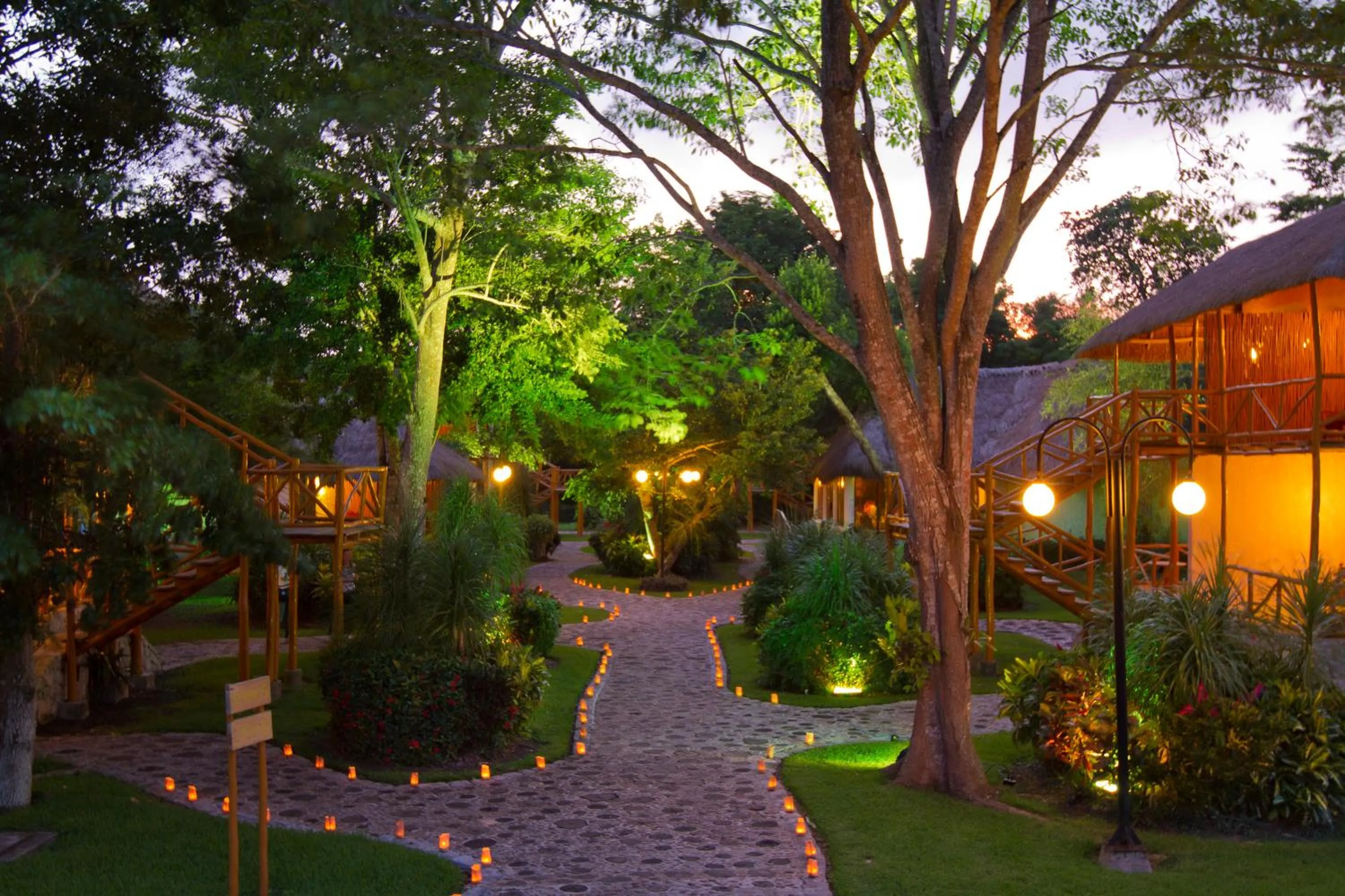 Garden view in hotel villas chicanna