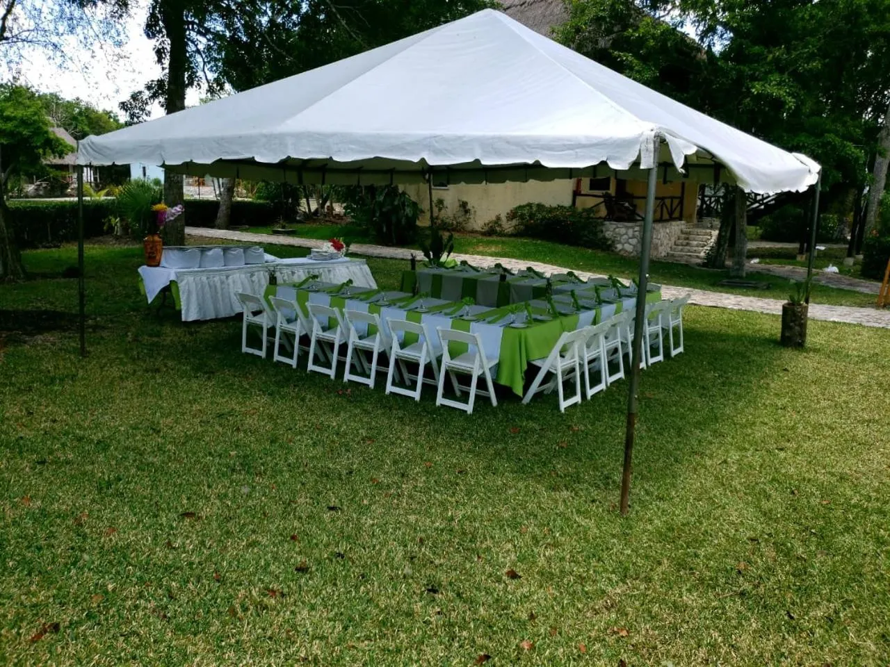 Garden view in hotel villas chicanna