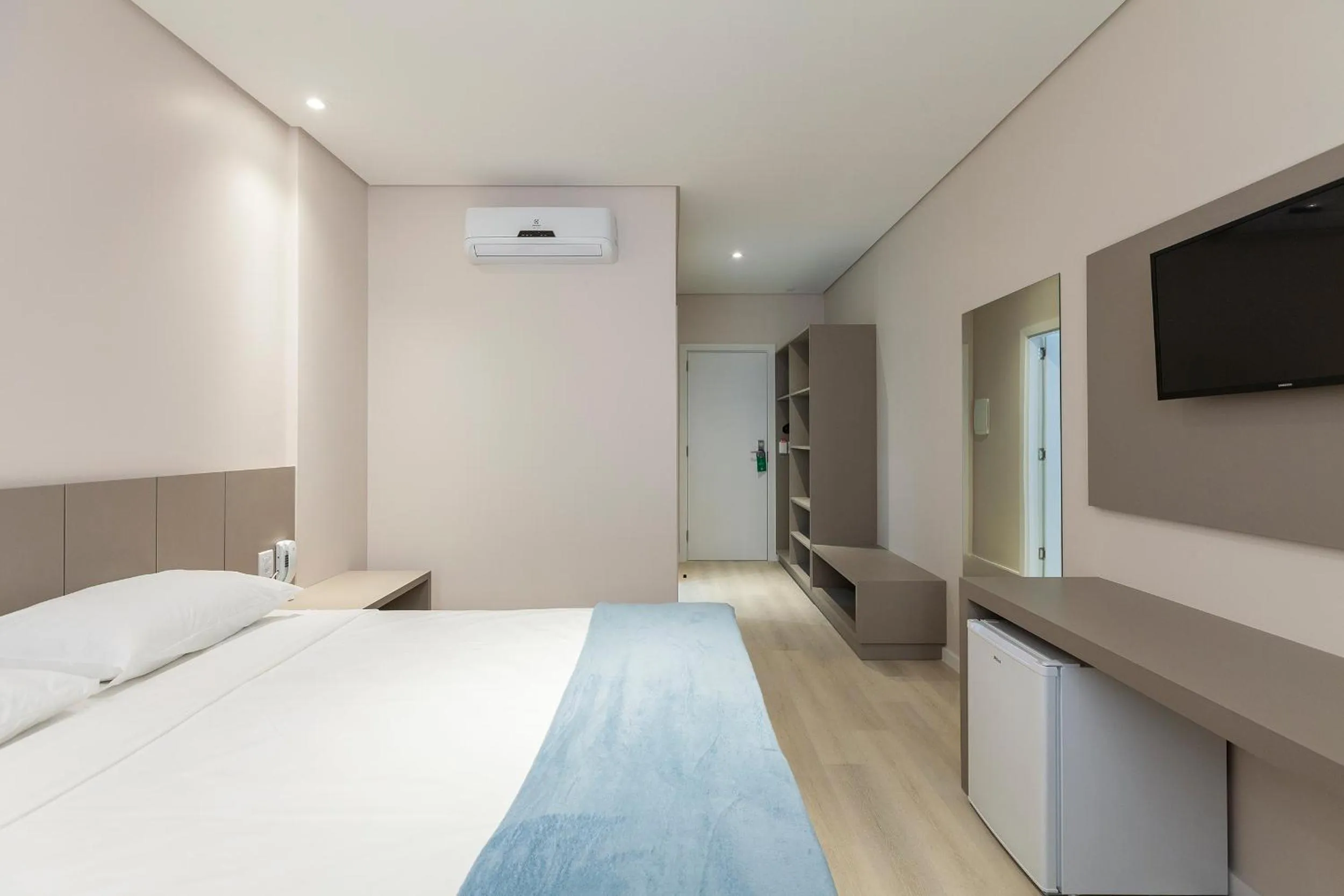 Bedroom, Bed in Tri Hotel Executive Osório