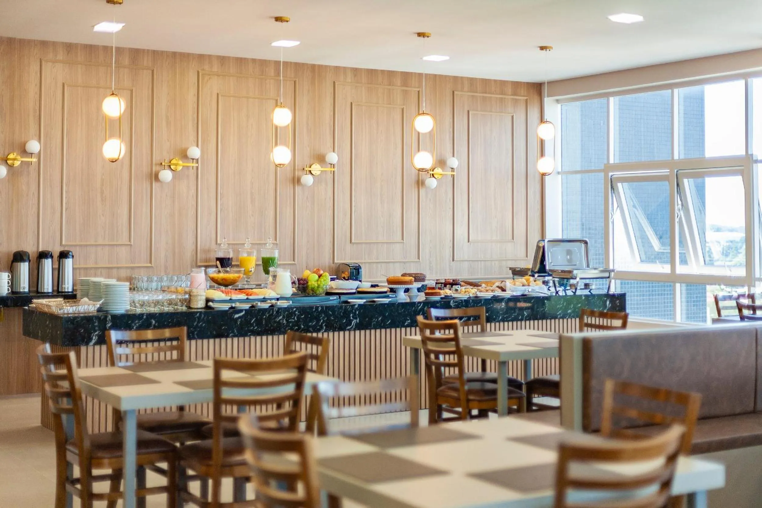 Buffet breakfast in Tri Hotel Executive Osório