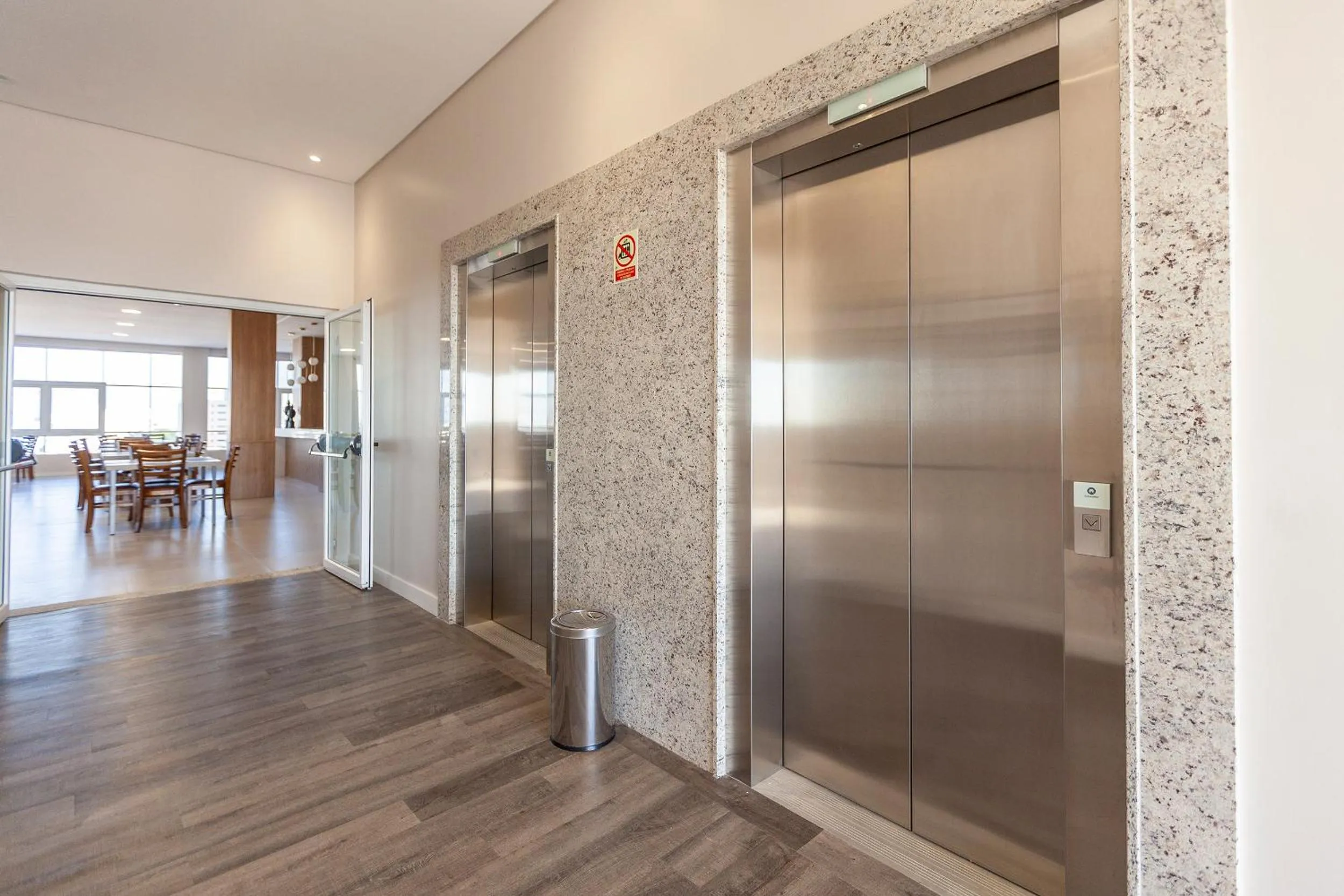 elevator in Tri Hotel Executive Osório