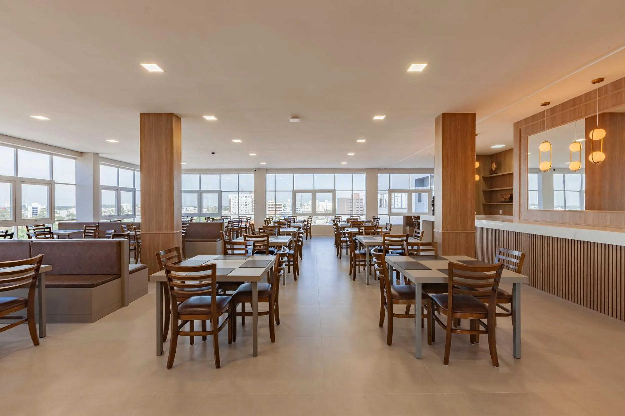 Restaurant/places to eat in Tri Hotel Executive Osório