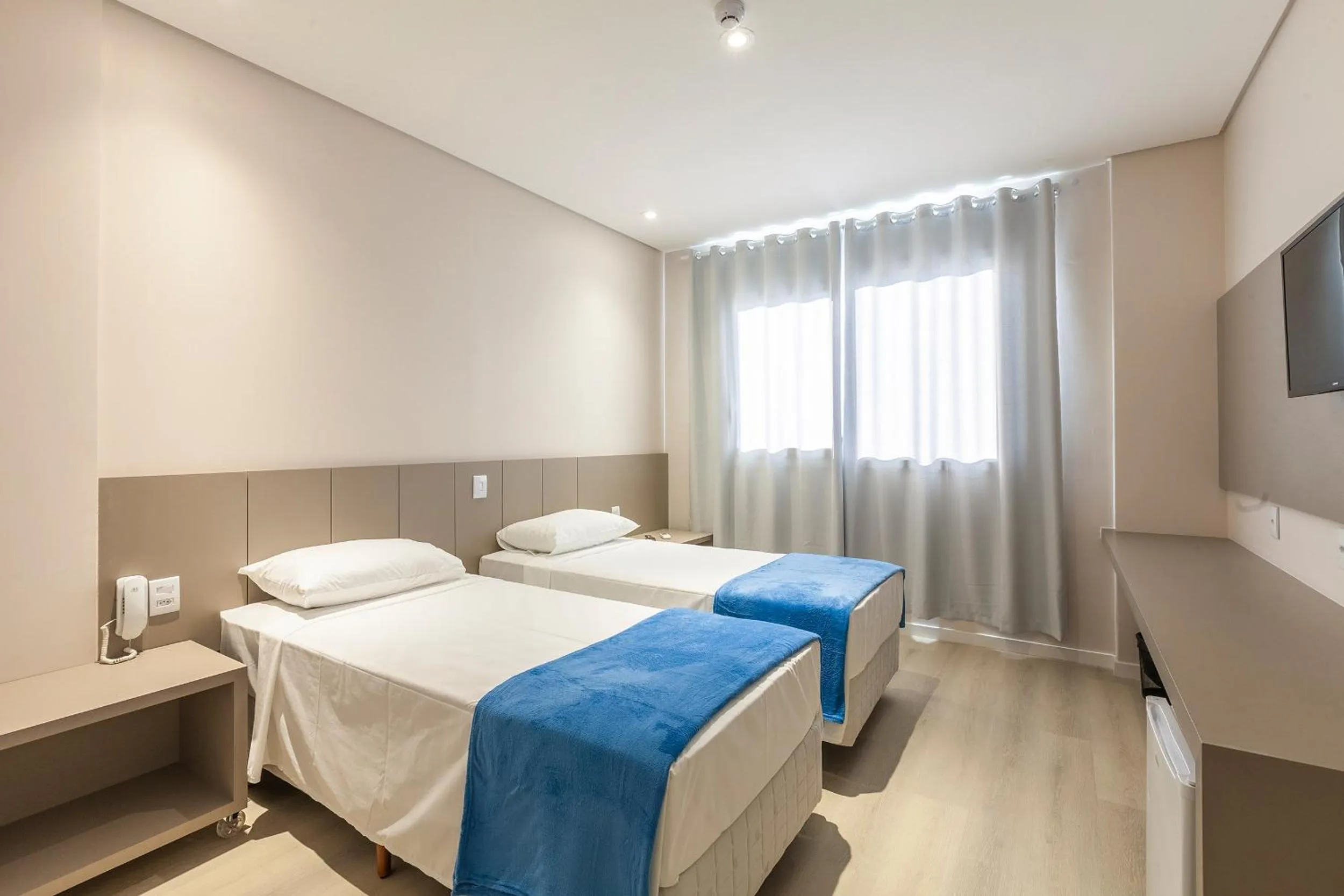 Bedroom, Bed in Tri Hotel Executive Osório