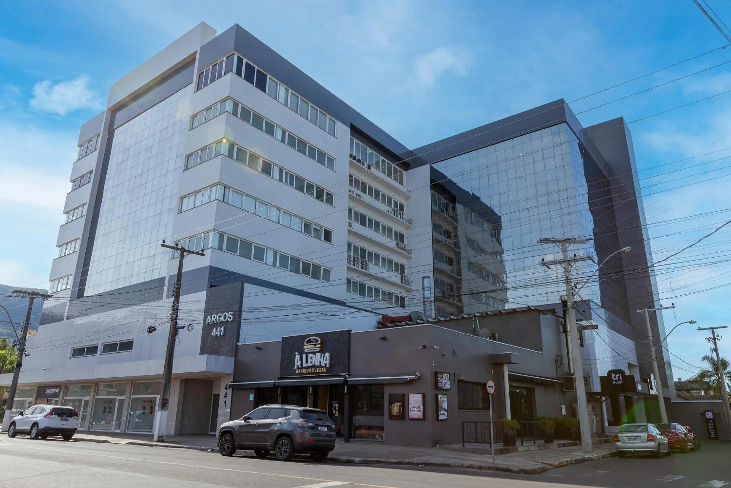 Property building in Tri Hotel Executive Osório