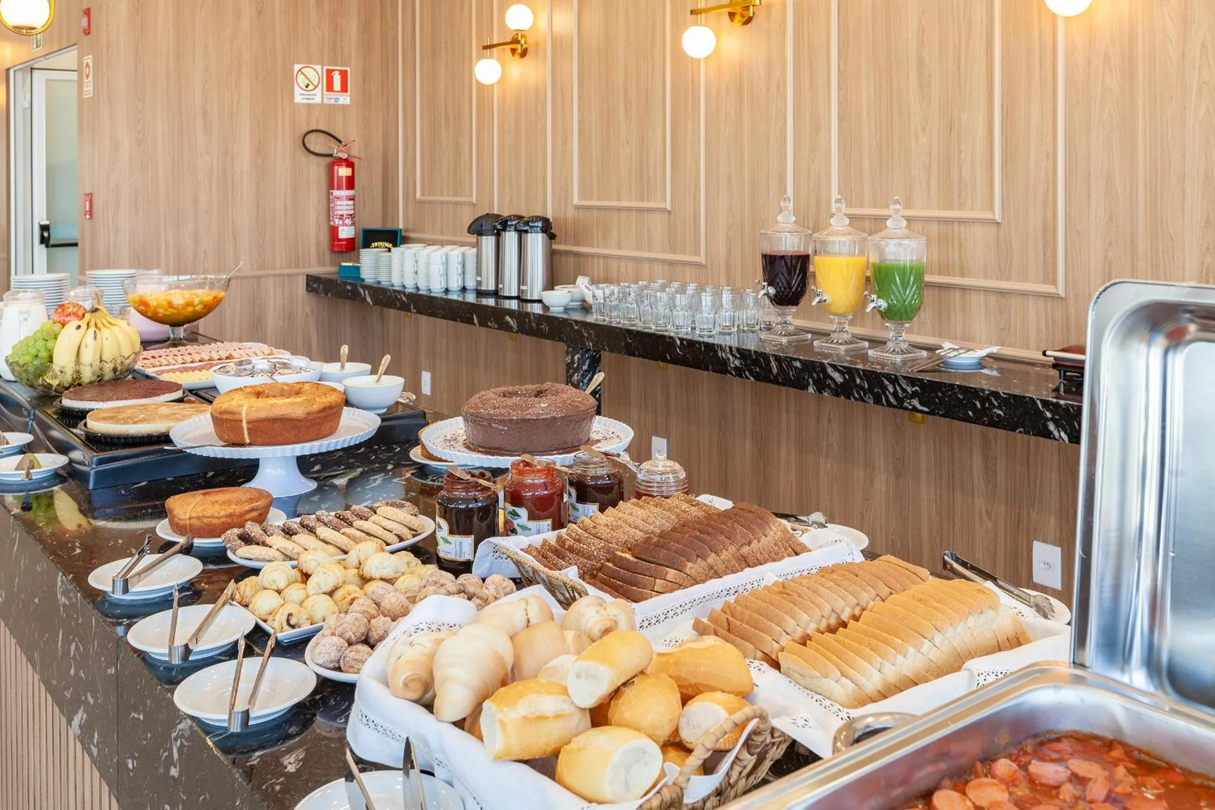 Breakfast in Tri Hotel Executive Osório