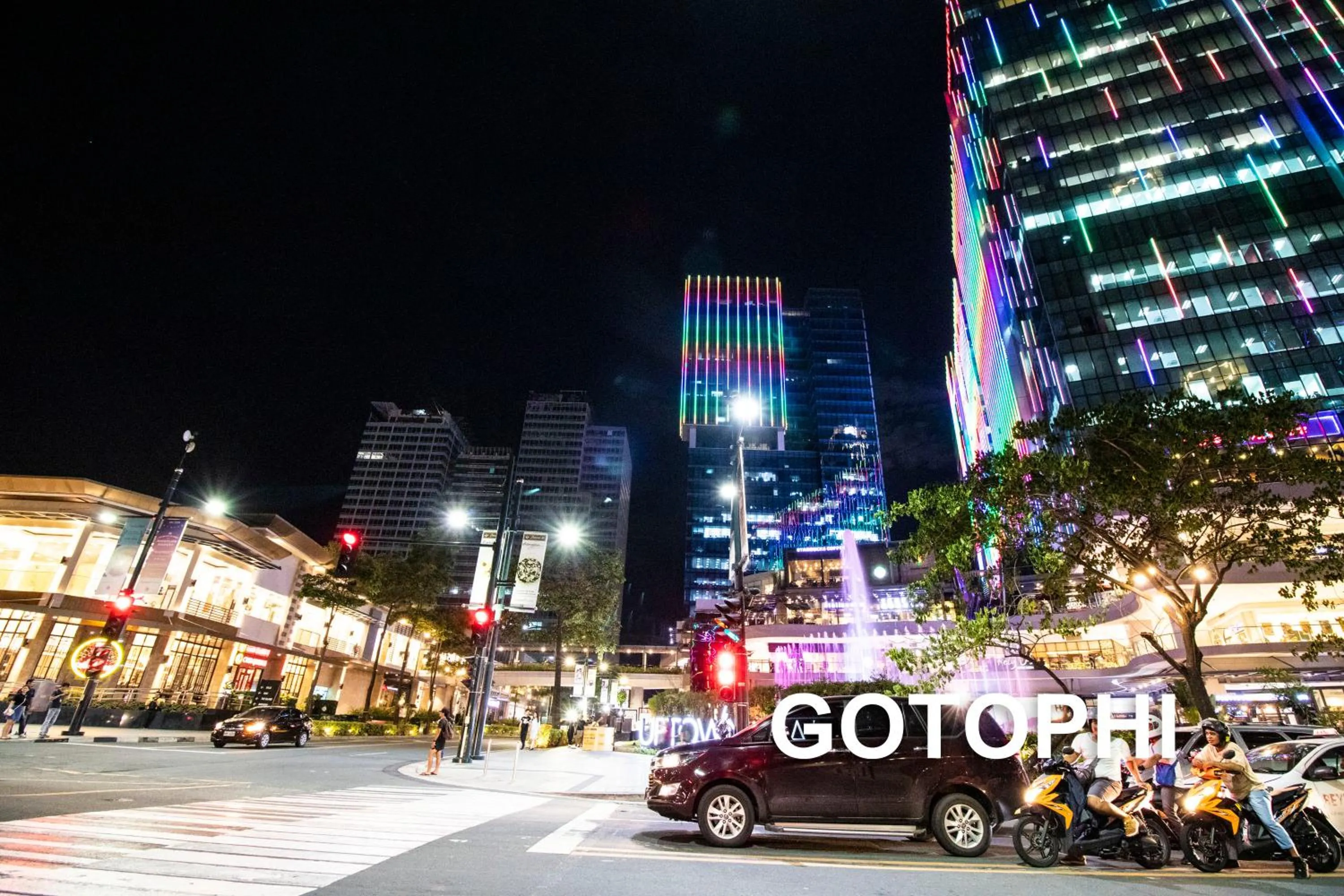 Night in One Uptown Residence