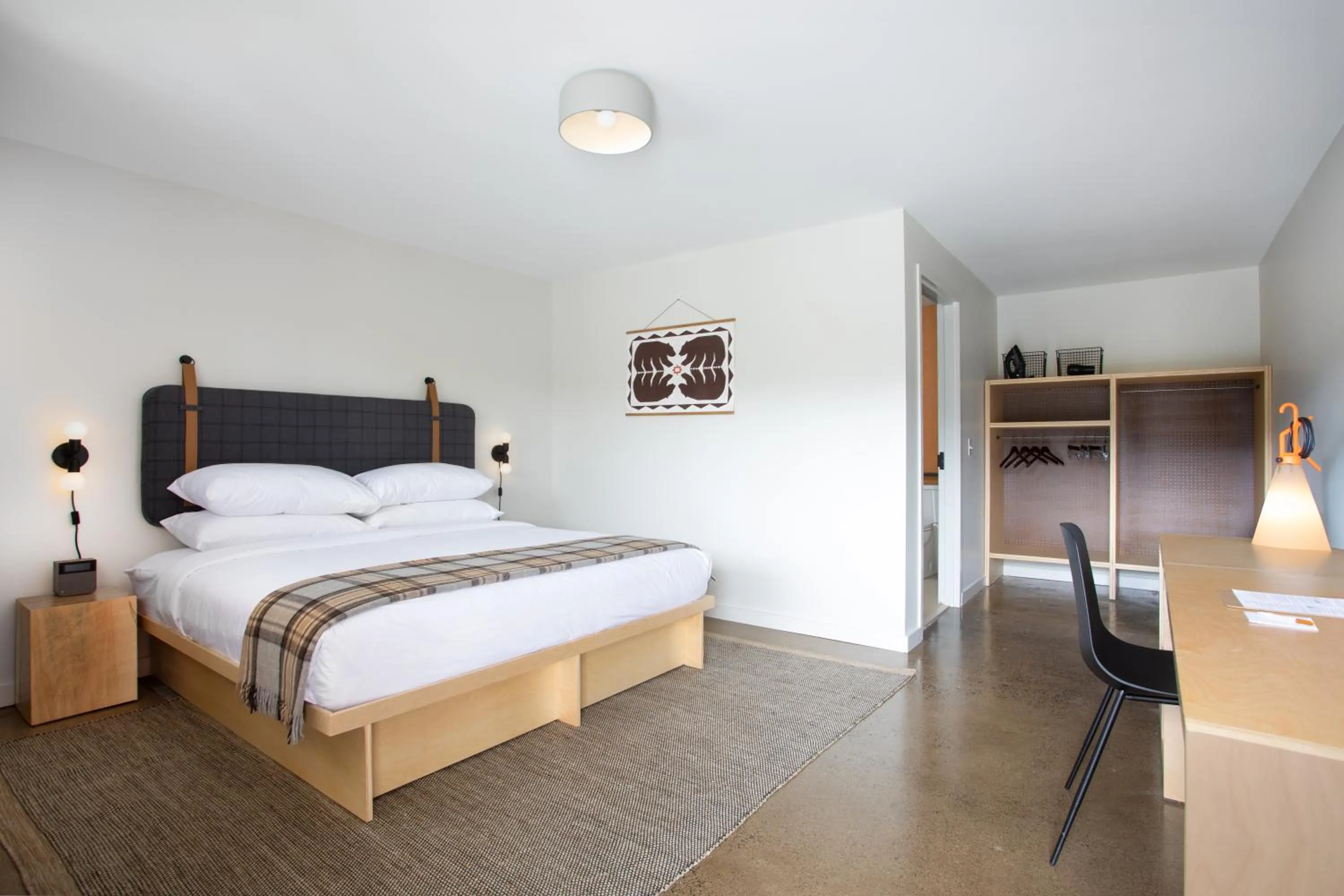 Bedroom, Bed in Rhode's Motor Lodge