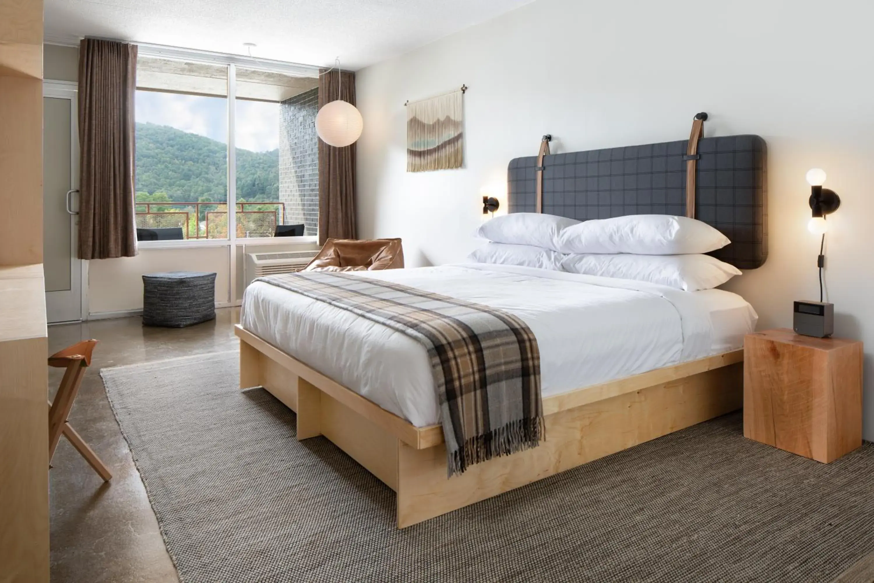 King Room - Disability Access in Rhode's Motor Lodge King Room - Disability Access in Rhode's Motor Lodge