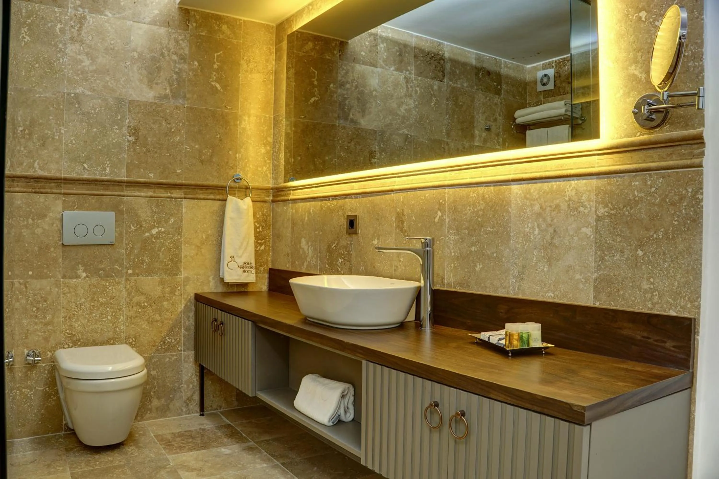 Shower in Four Mansions Hotel