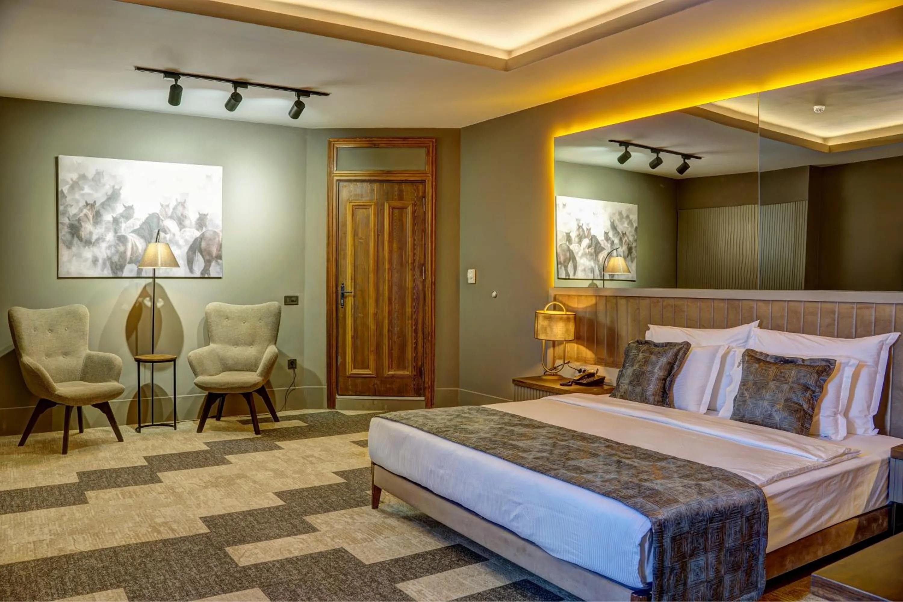 Bed in Four Mansions Hotel