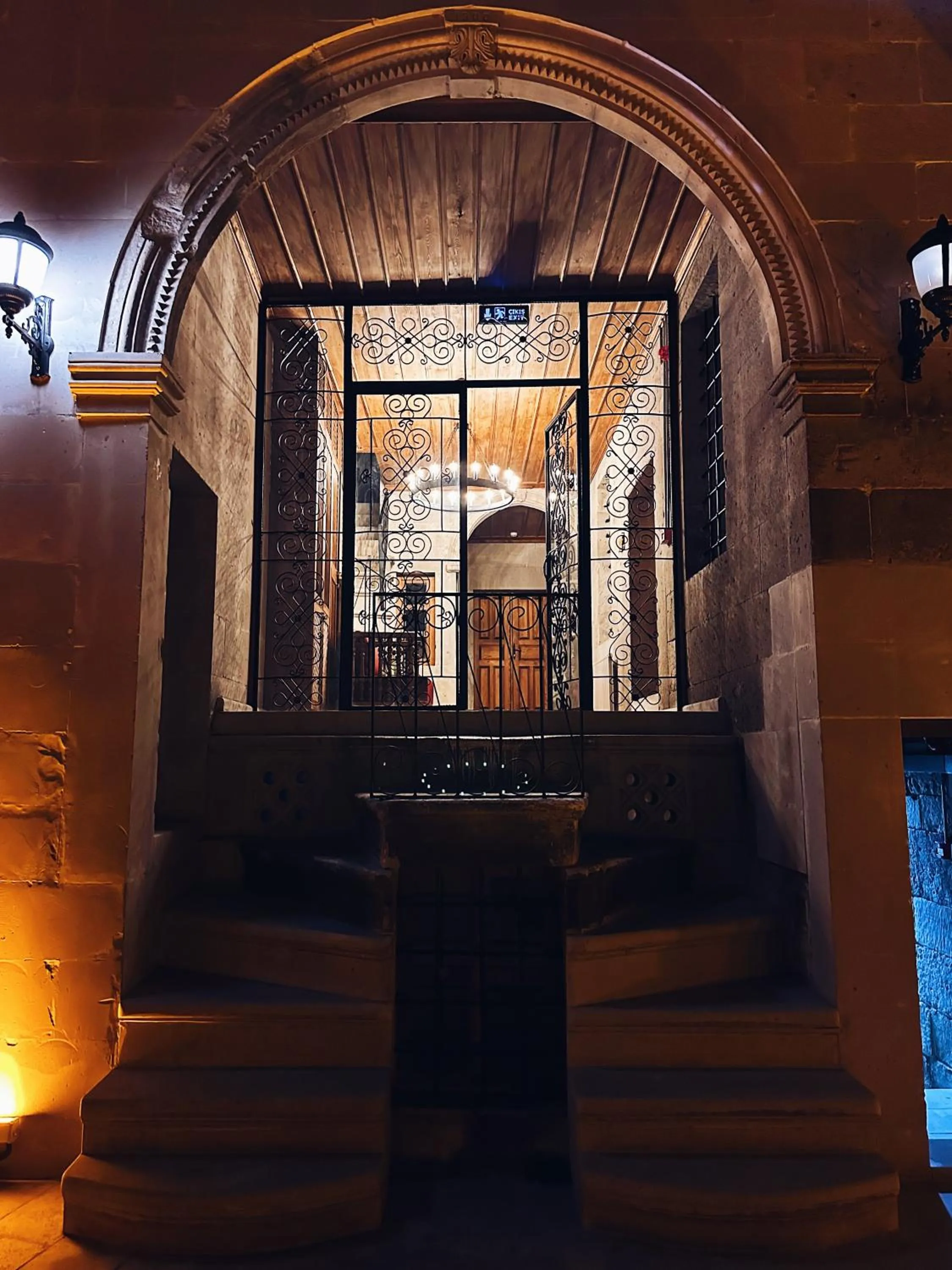 Inner courtyard view in Four Mansions Hotel