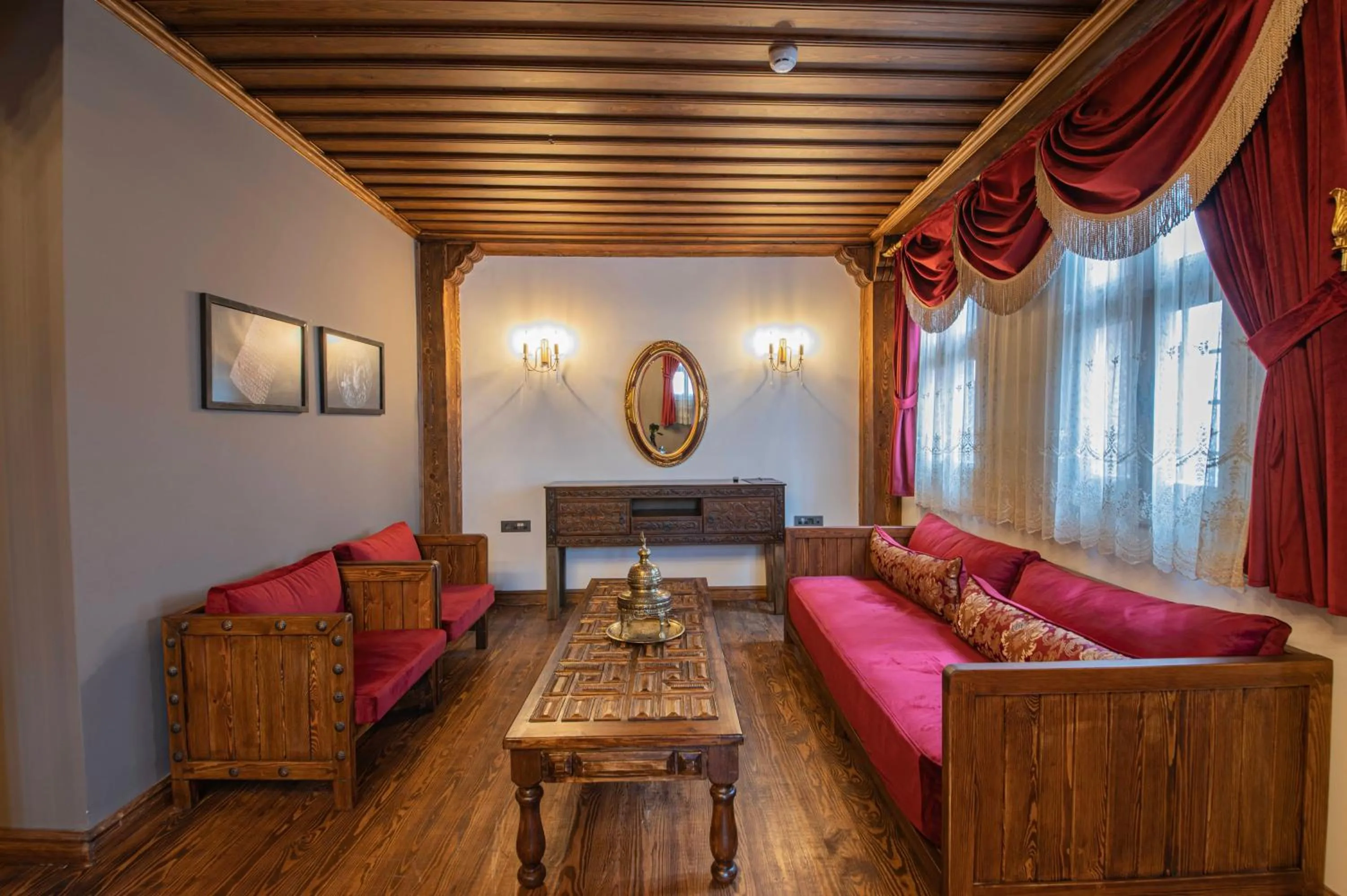 Living room in Four Mansions Hotel