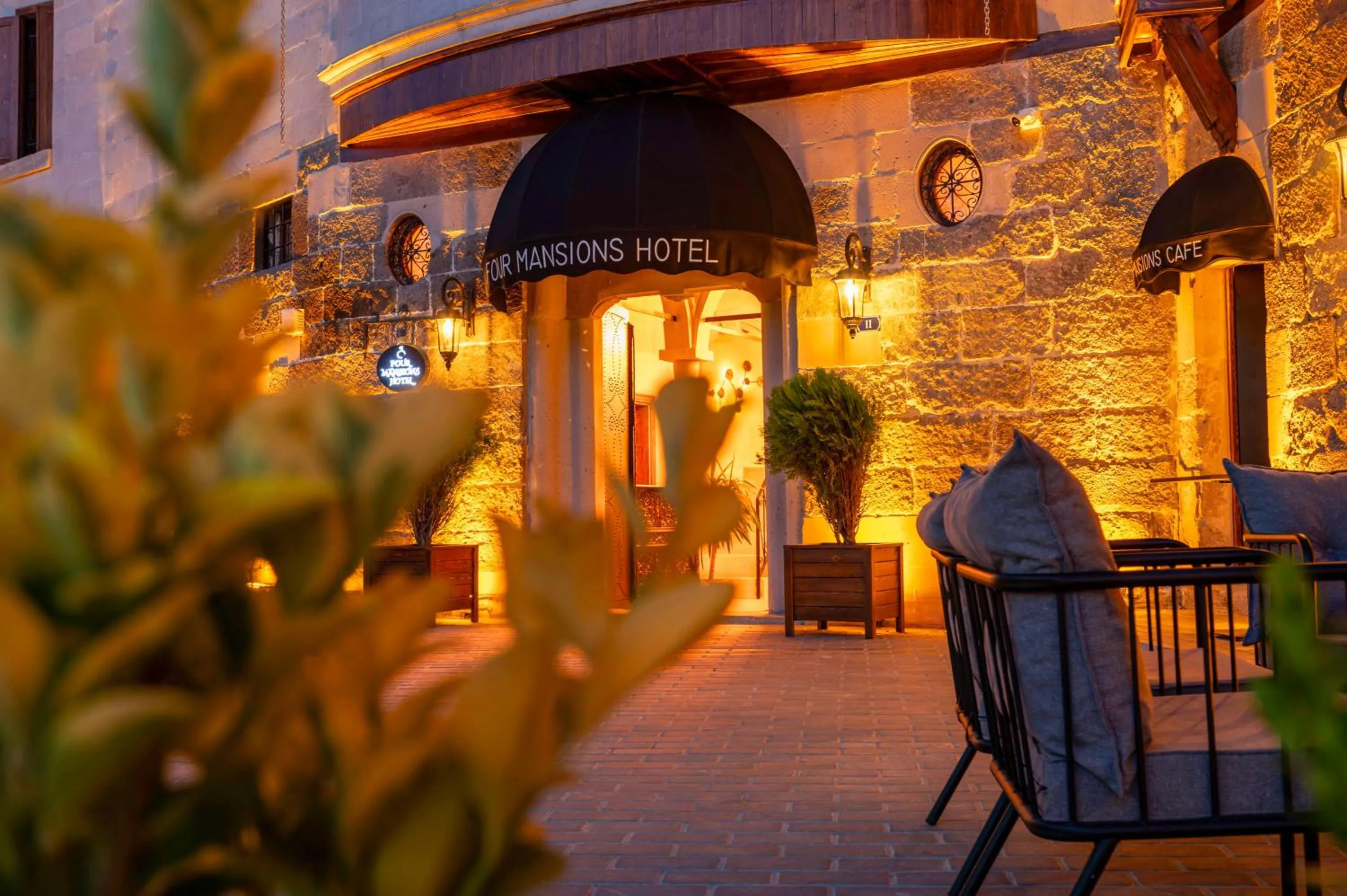 Facade/entrance in Four Mansions Hotel