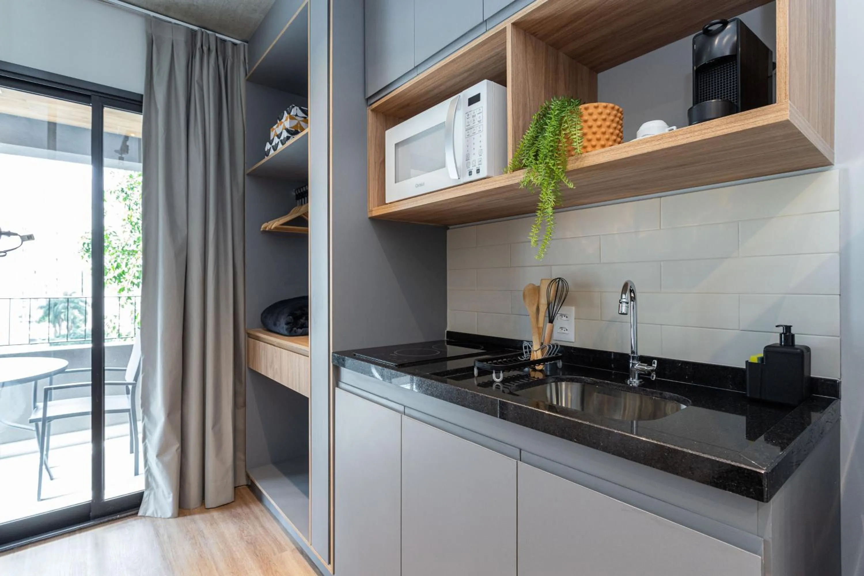 Day in Charlie Pamplona Jardim Paulista