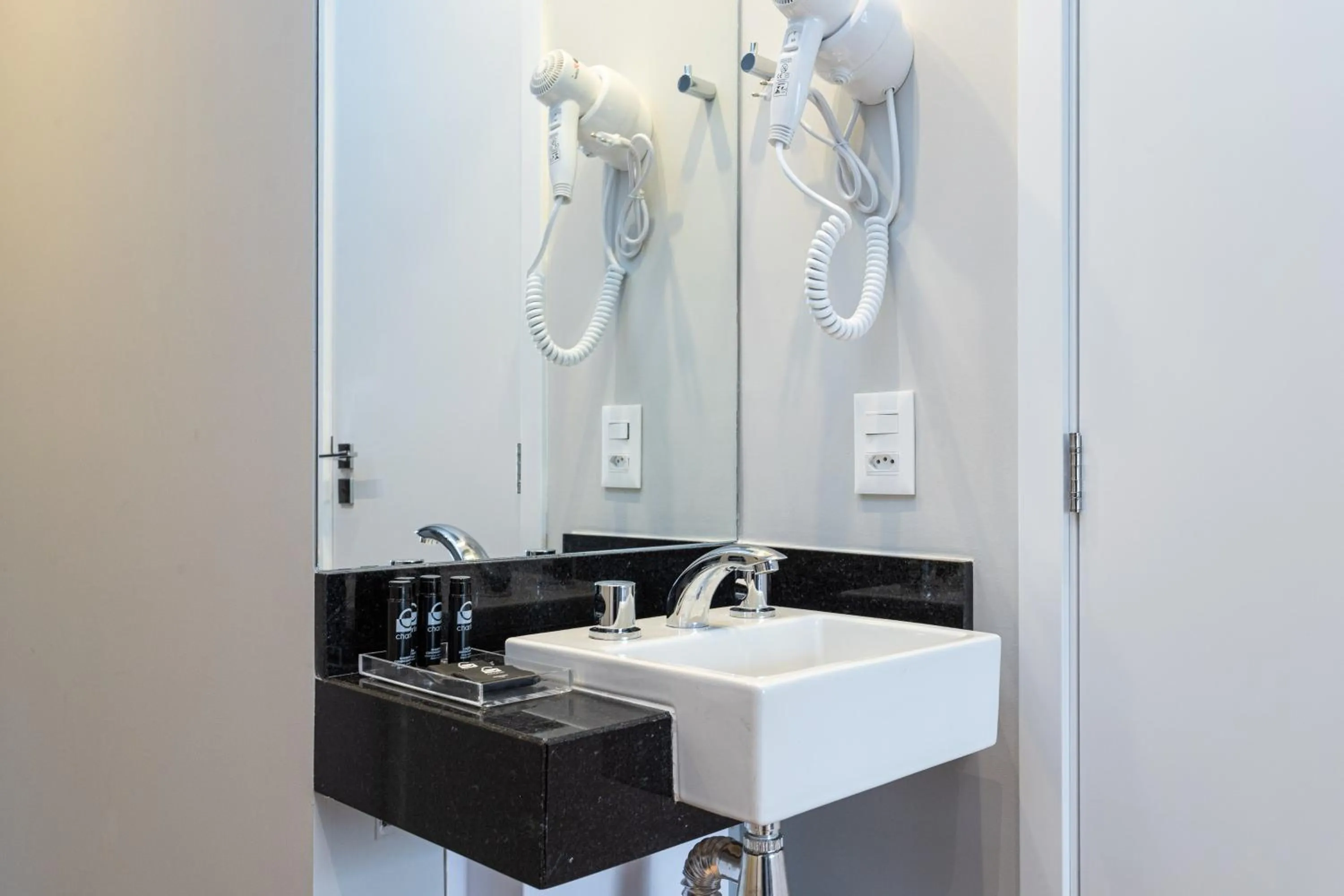 Day in Charlie Pamplona Jardim Paulista