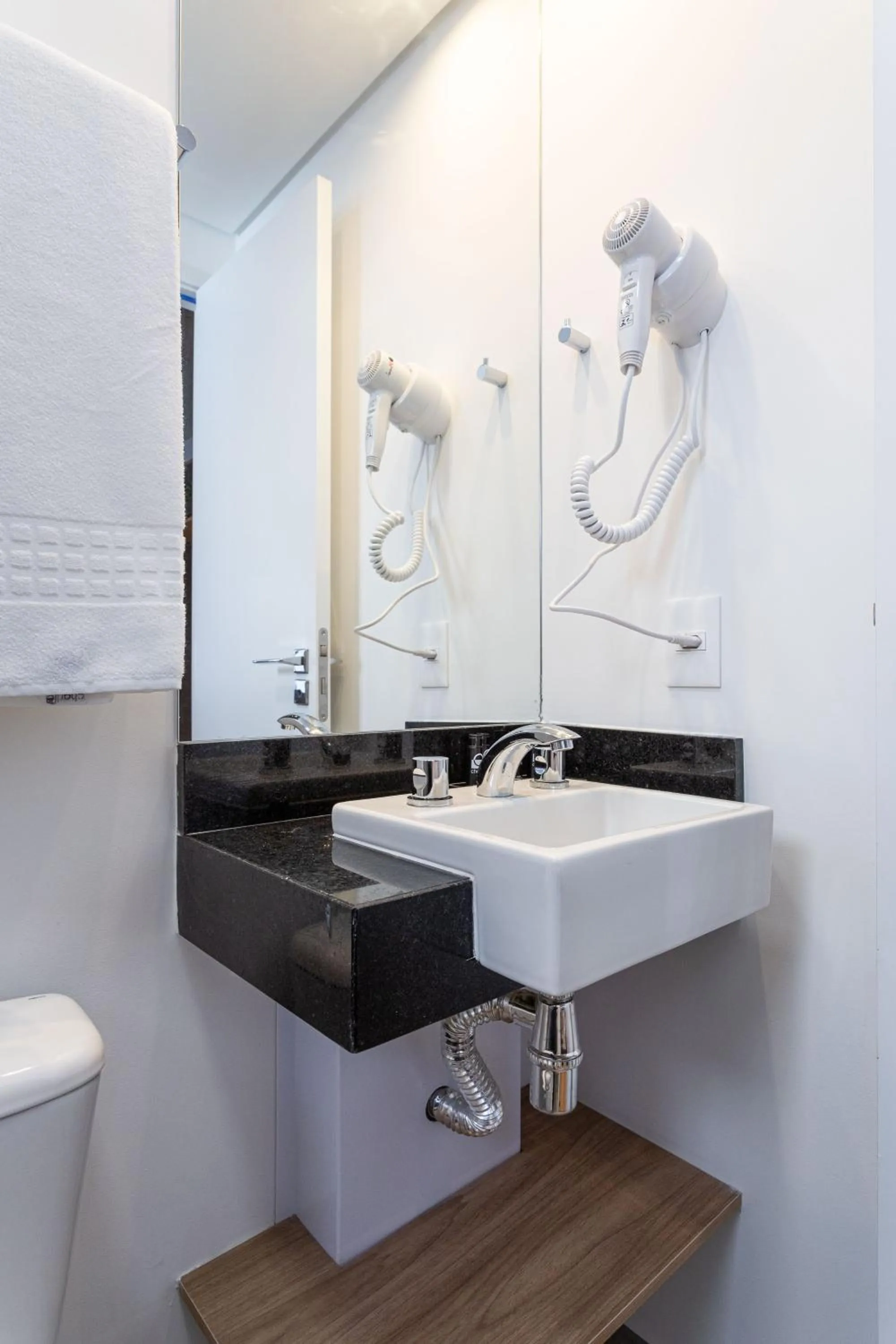 Bathroom in Charlie Pamplona Jardim Paulista