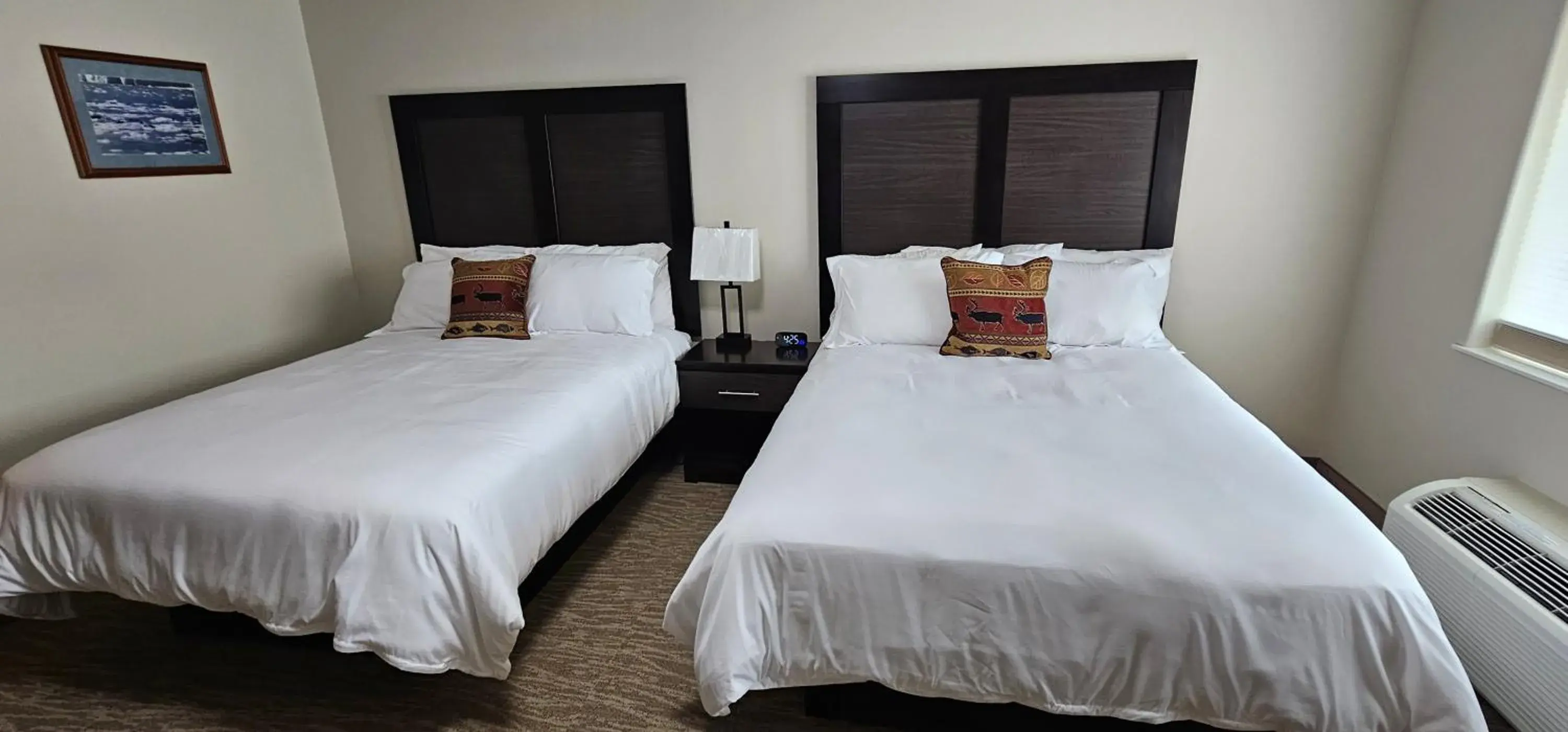 Queen Room in Eagle River Lodge Queen Room in Eagle River Lodge