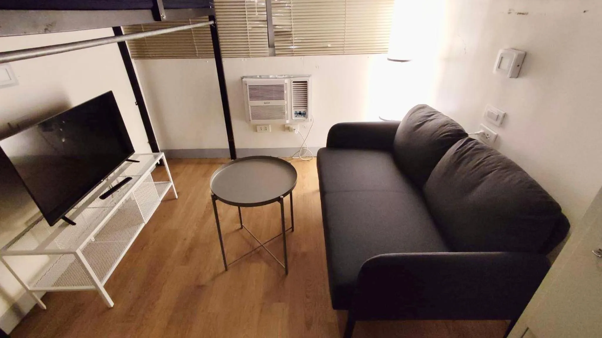 Living room in Burgos Hub Hostel