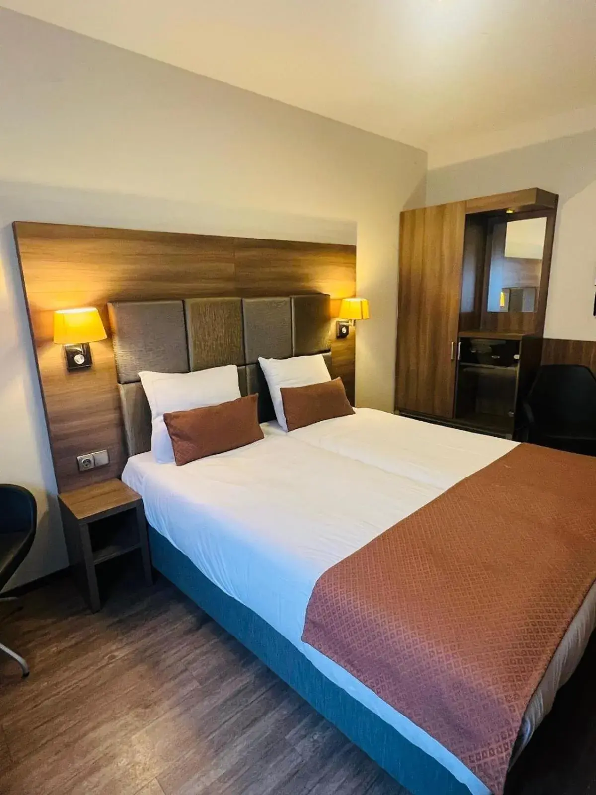 Classic Twin Room in OZO Hotels Cordial Amsterdam Classic Twin Room in OZO Hotels Cordial Amsterdam