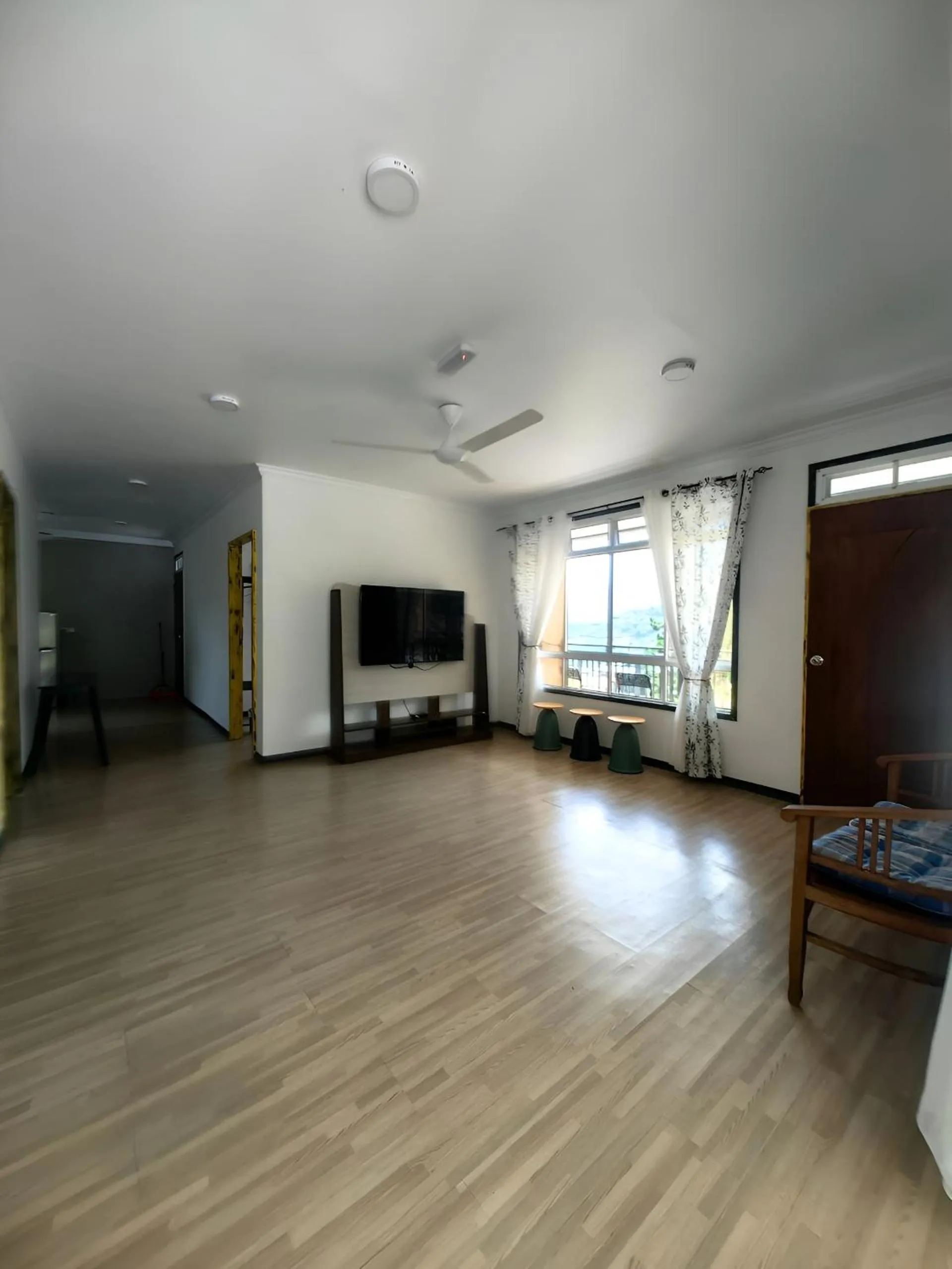 TV and multimedia in KUNDASANG MOUNT GARDEN