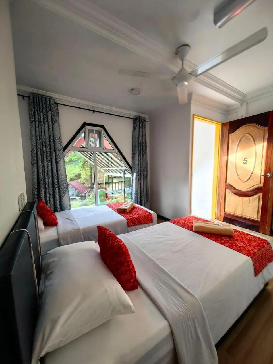 Bed in KUNDASANG MOUNT GARDEN