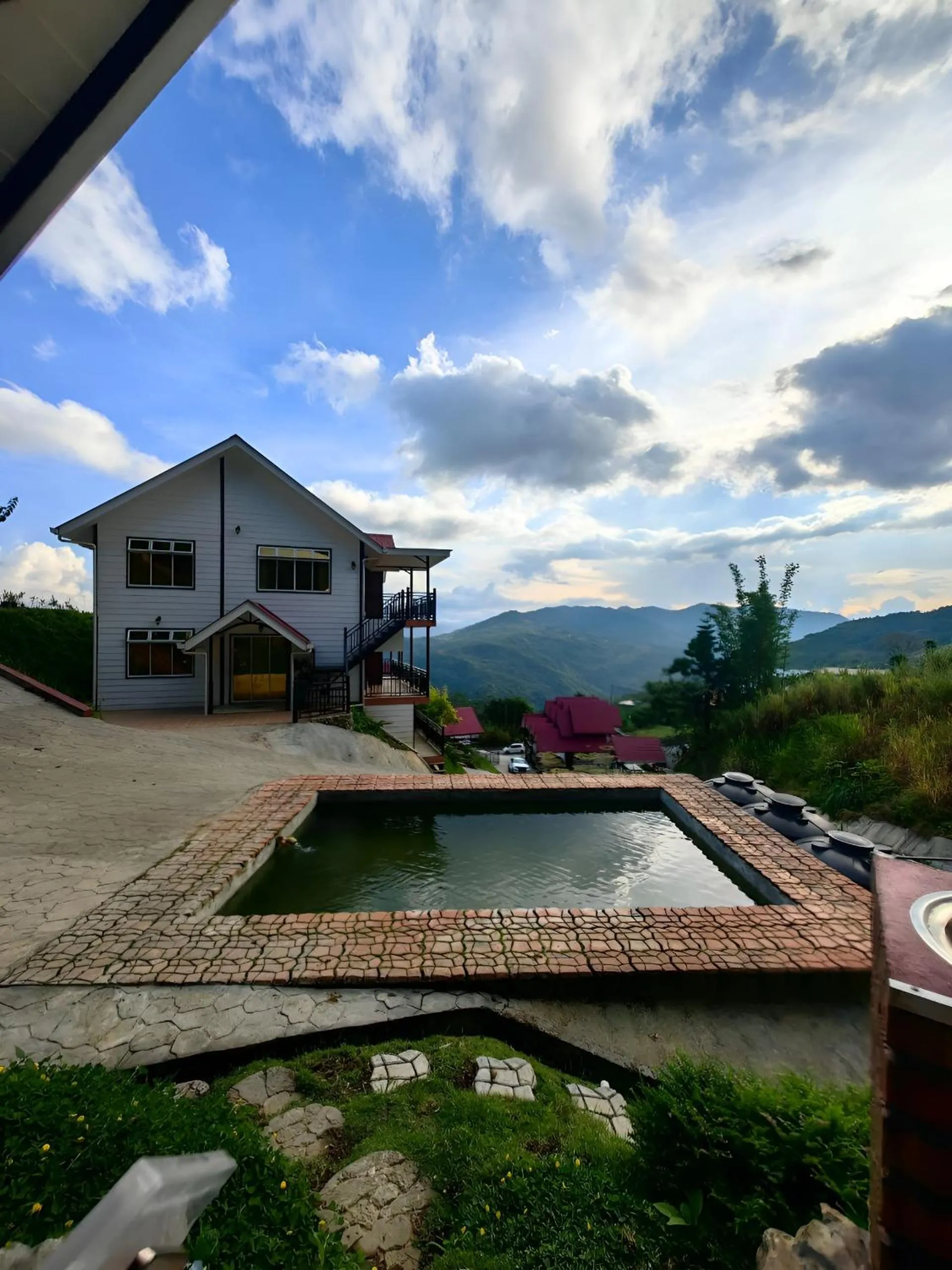 Property building in KUNDASANG MOUNT GARDEN