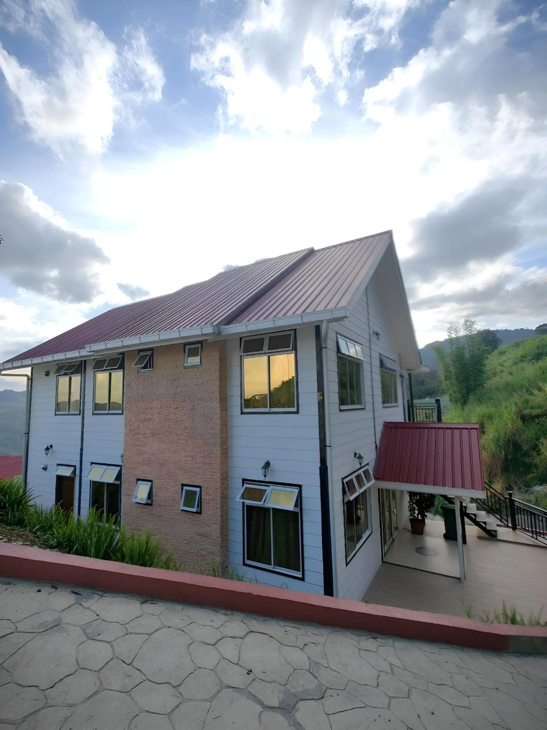 Property building in KUNDASANG MOUNT GARDEN