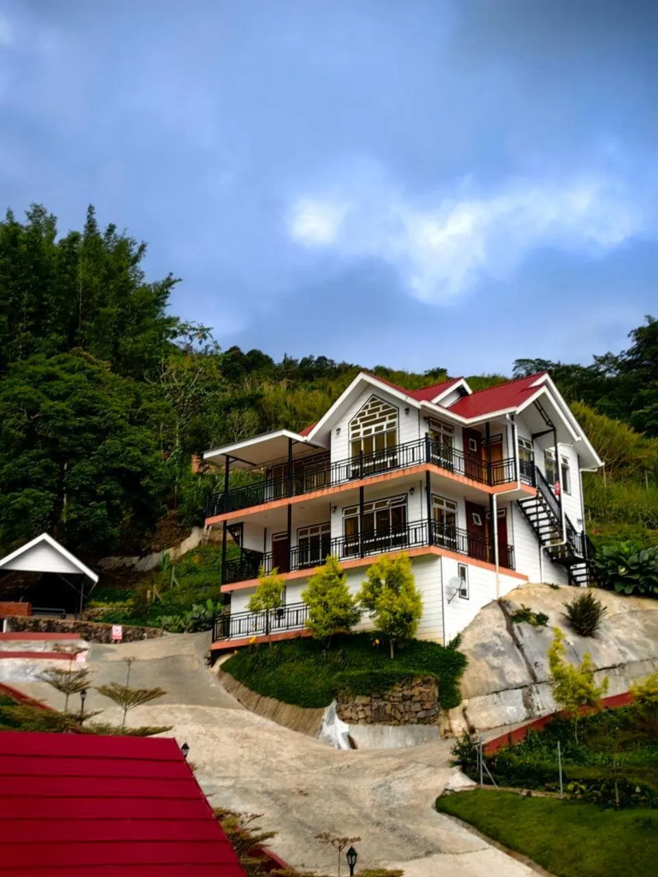 Property building in KUNDASANG MOUNT GARDEN
