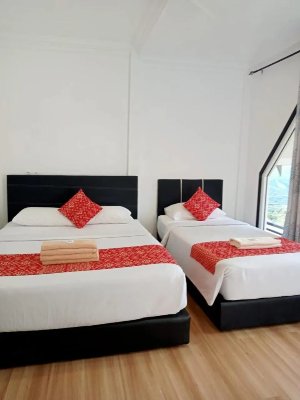 Bed in KUNDASANG MOUNT GARDEN