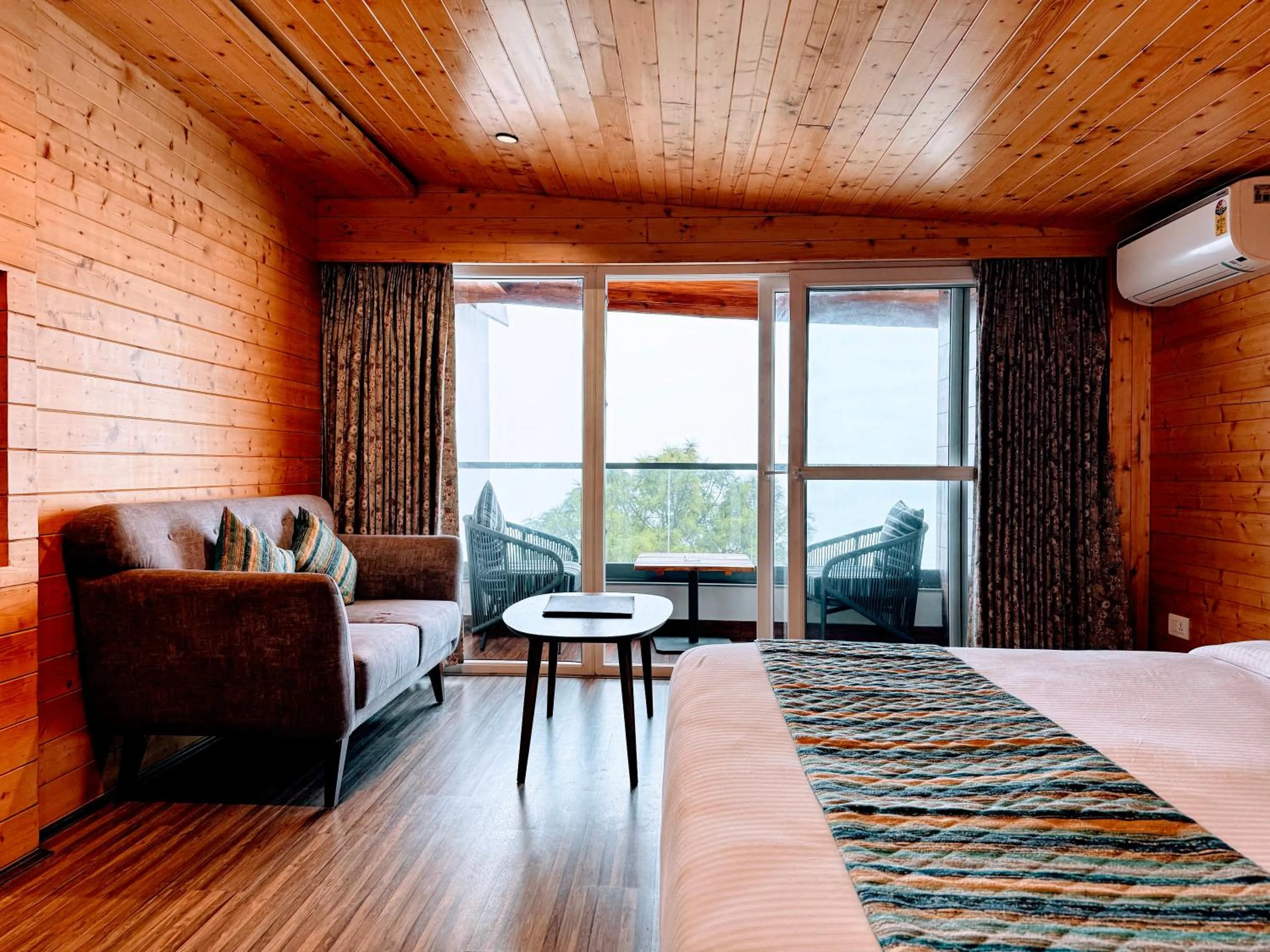 View (from property/room), Bed in OREN Kasauli