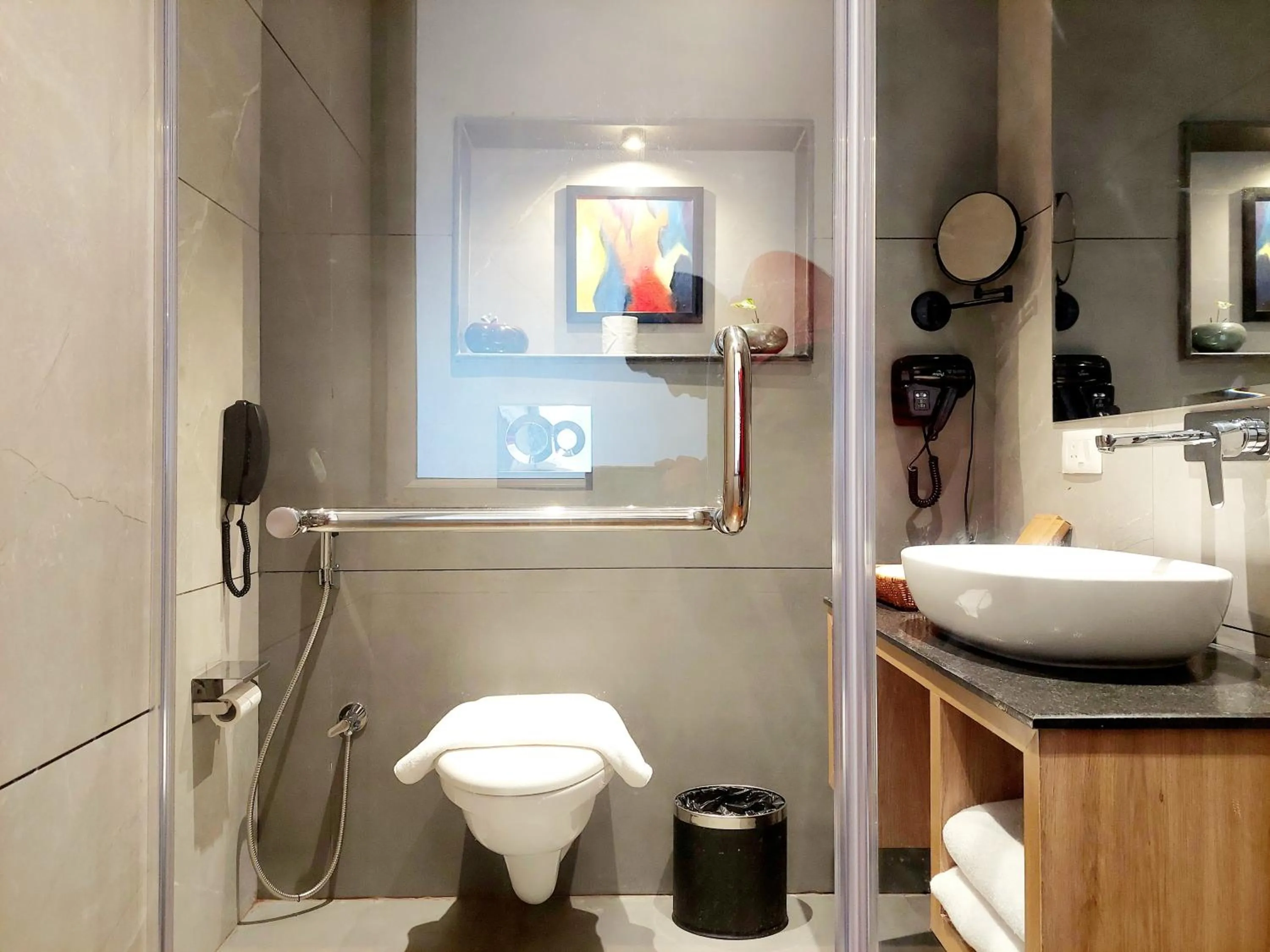 Toilet in OREN Kasauli