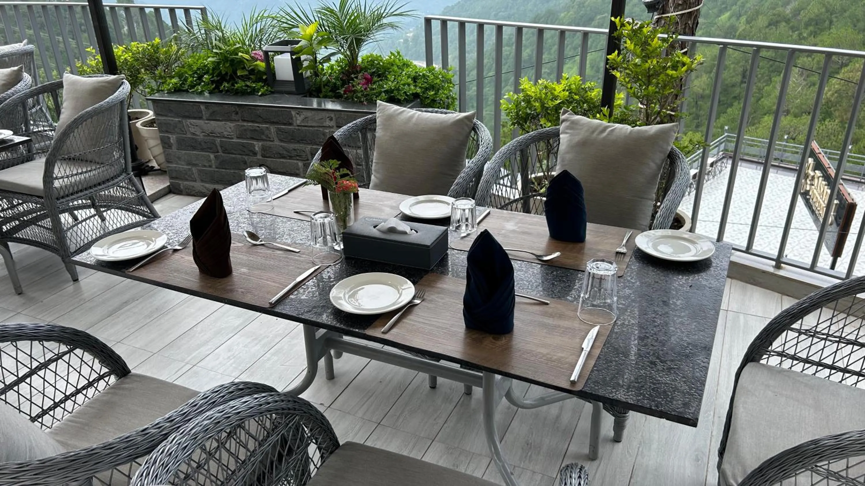 Restaurant/places to eat in OREN Kasauli