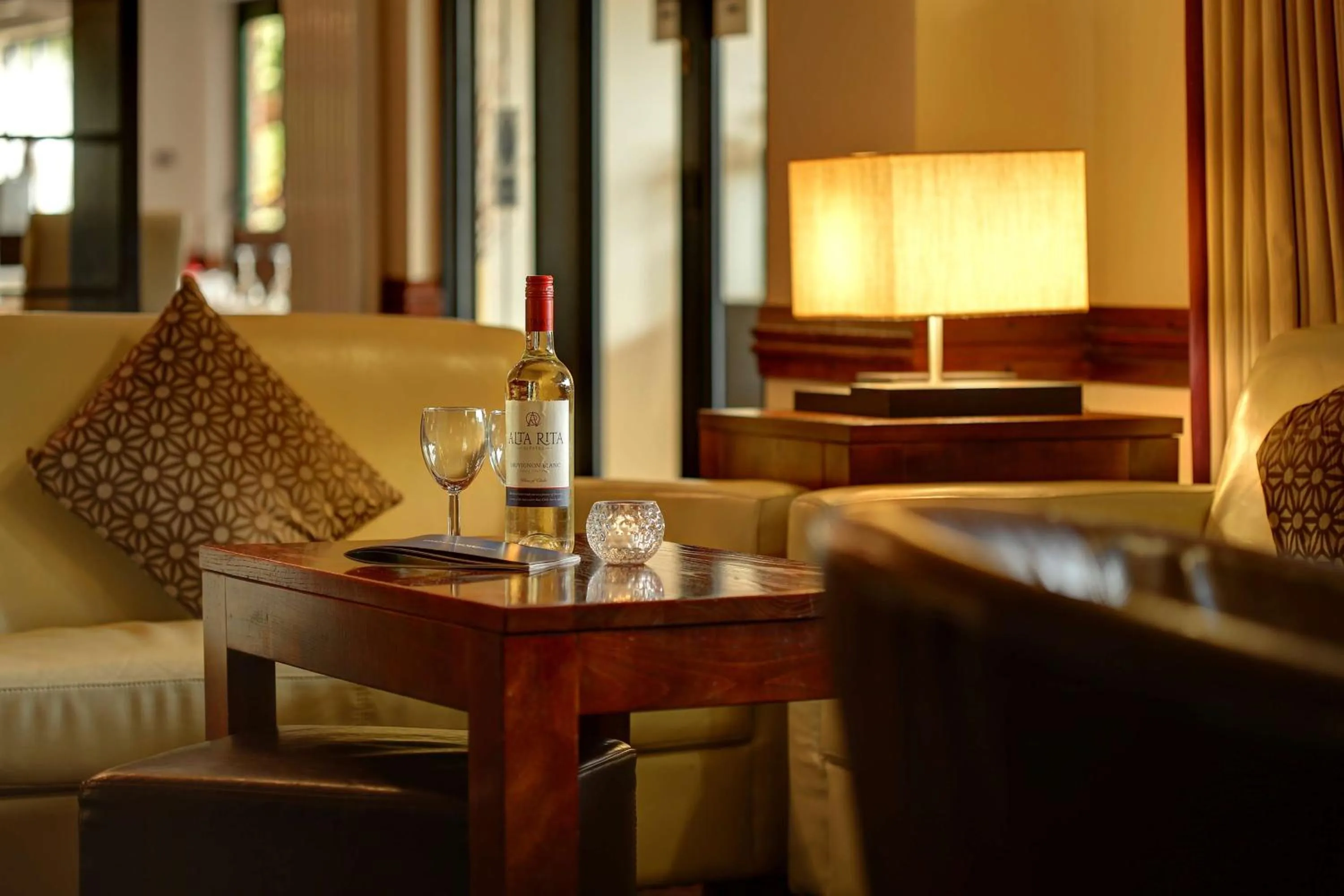 Restaurant/places to eat, Seating Area in Best Western Buckingham Hotel