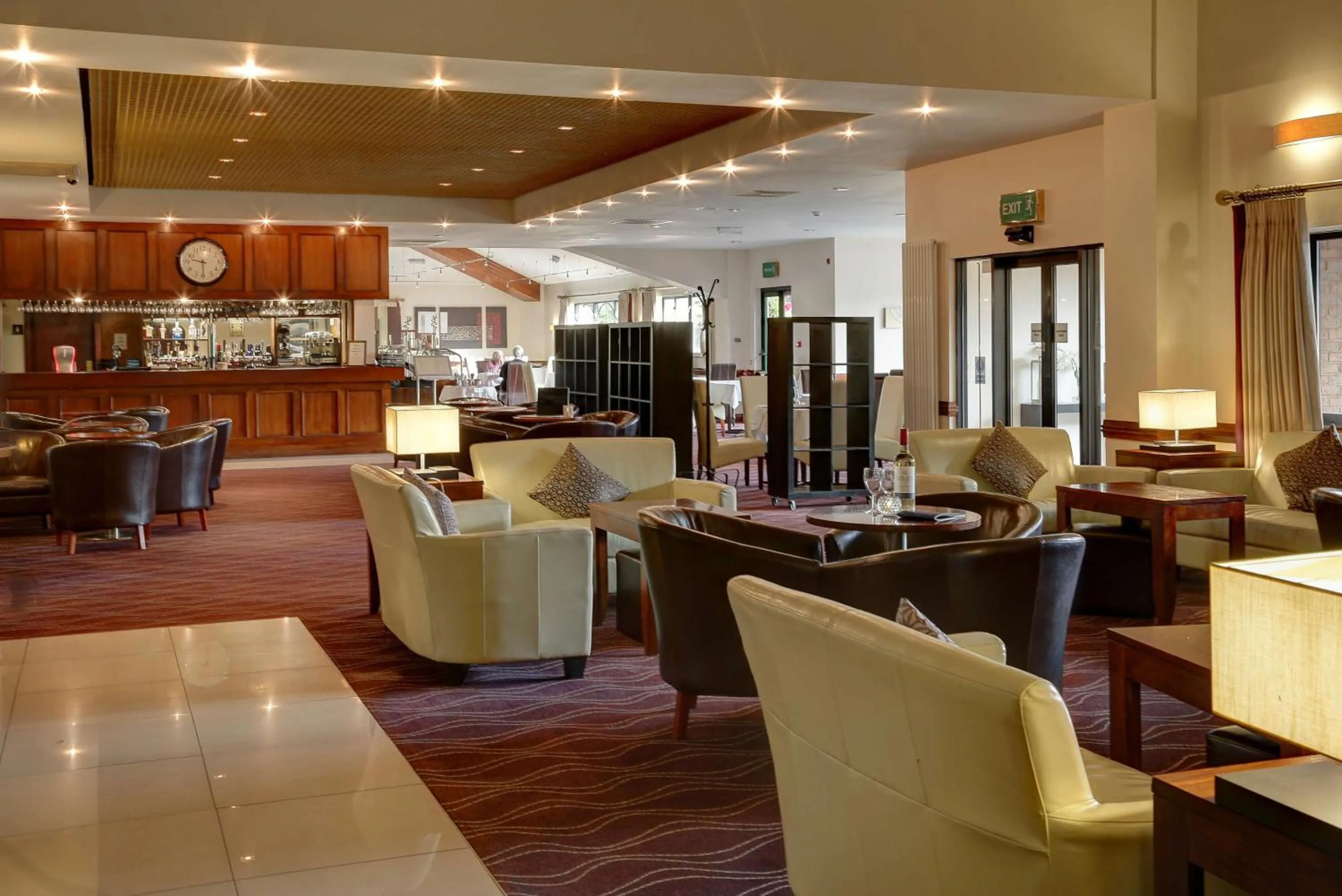 Property building, Restaurant/Places to Eat in Best Western Buckingham Hotel