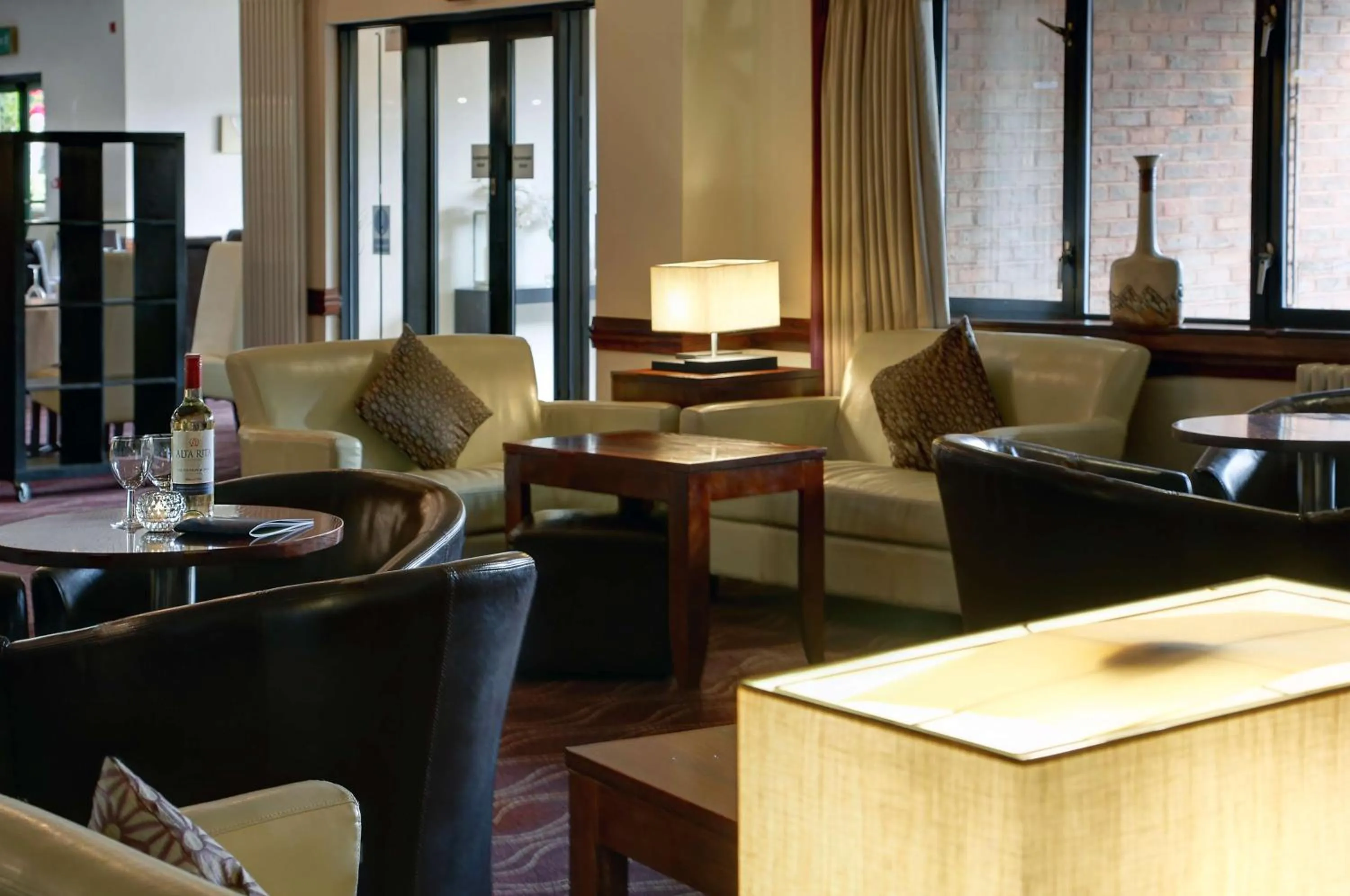 Property building, Restaurant/Places to Eat in Best Western Buckingham Hotel