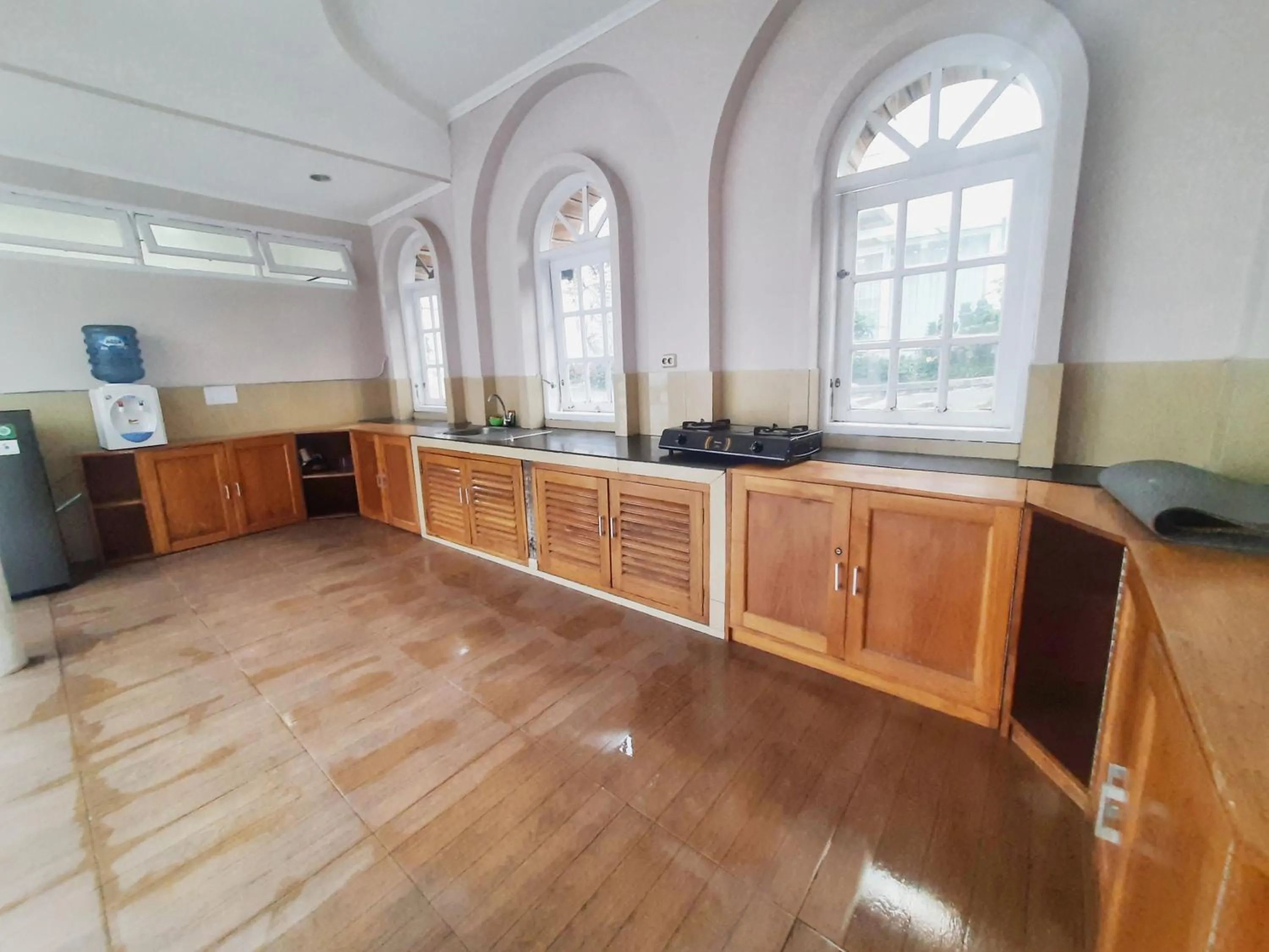 Kitchen or kitchenette in In Villa Garden Resort