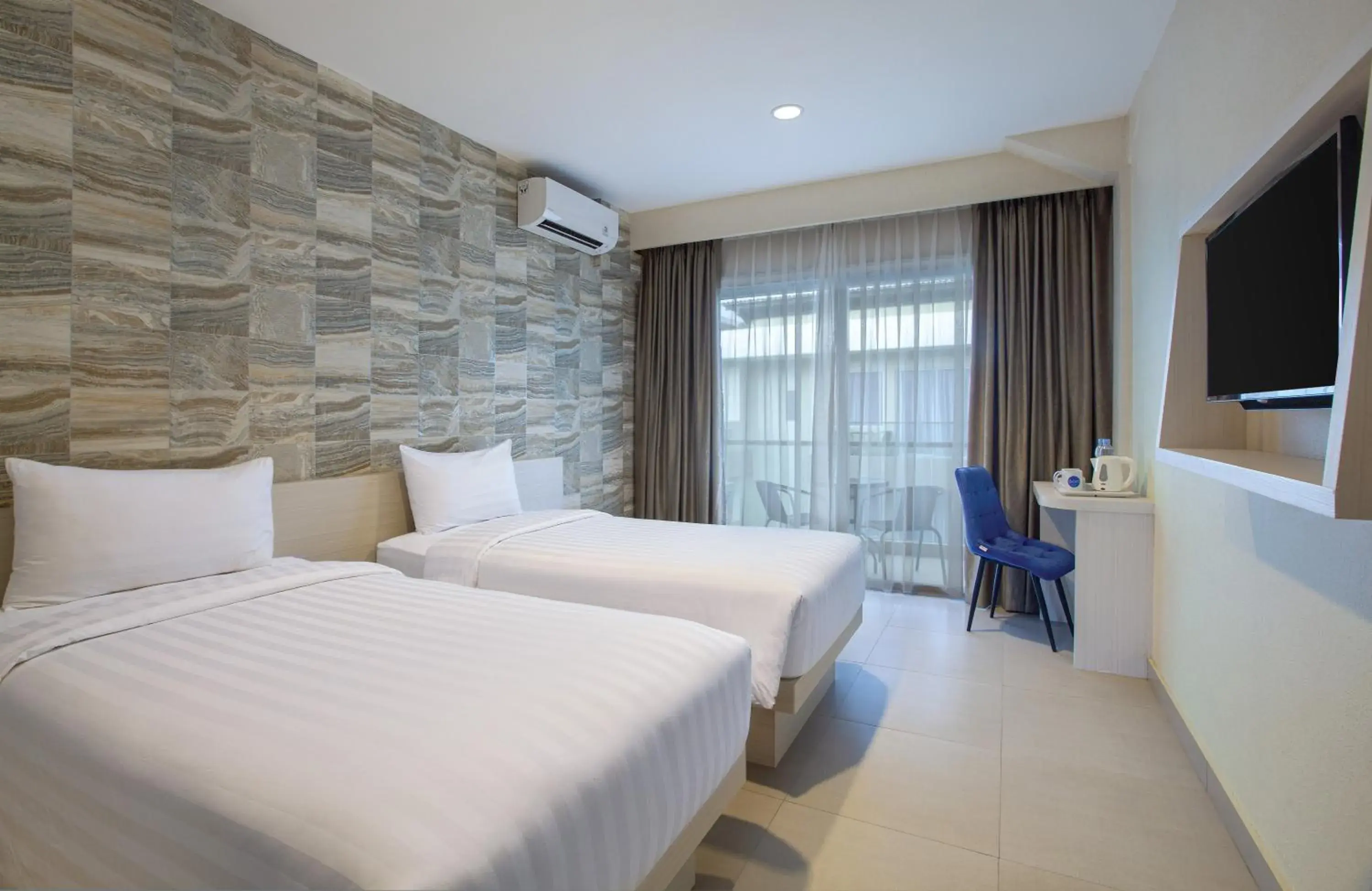 Deluxe Twin Room in Dafam Resort Belitung Deluxe Twin Room in Dafam Resort Belitung