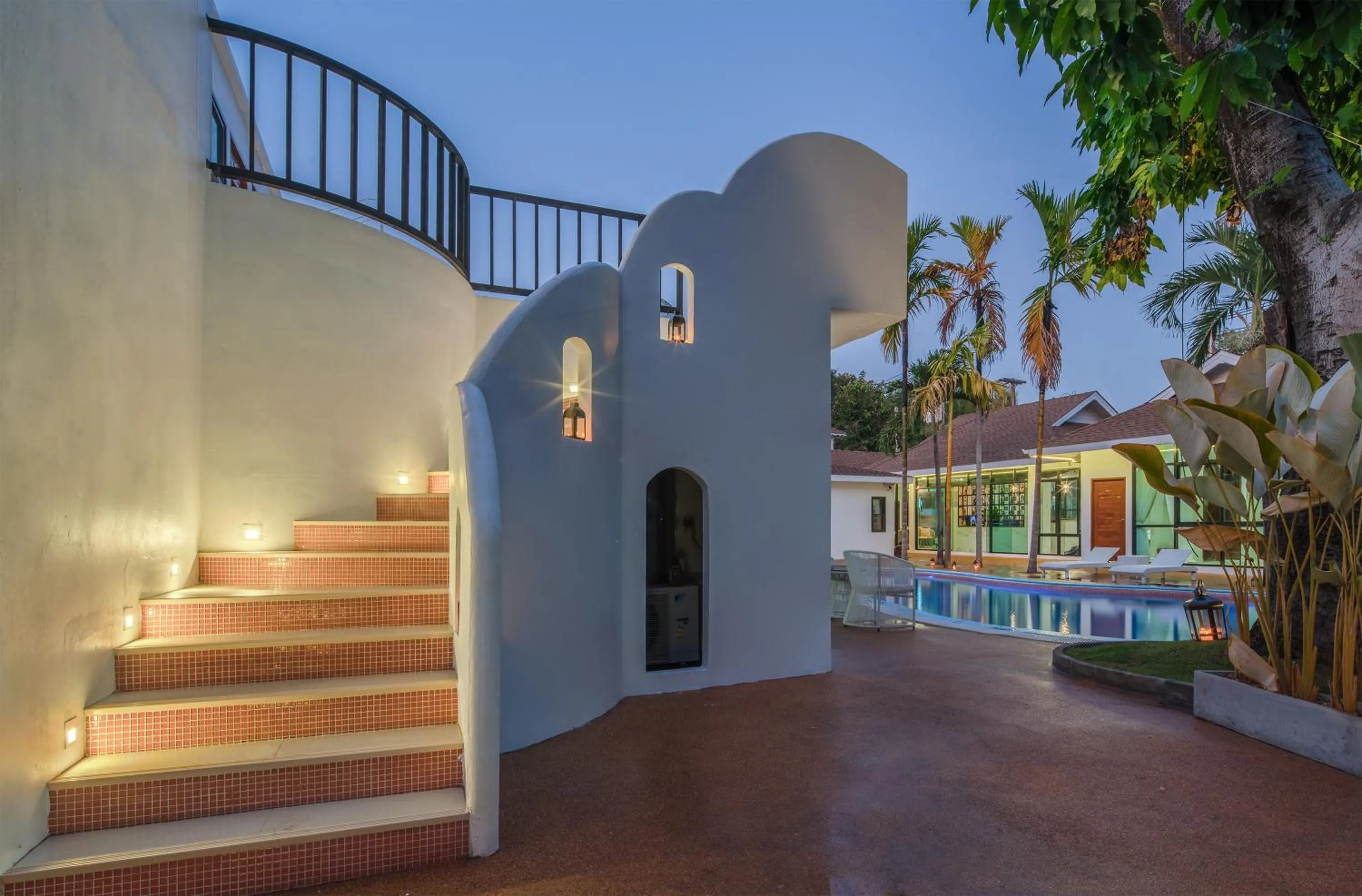 Property building in 花语岸·度假酒店(H·Flora Hotel)