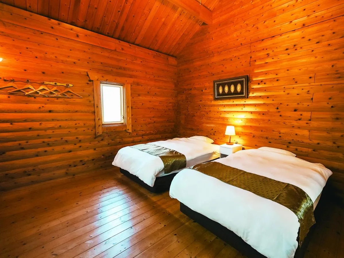 Bed in Kurokawa Mori No Kiki